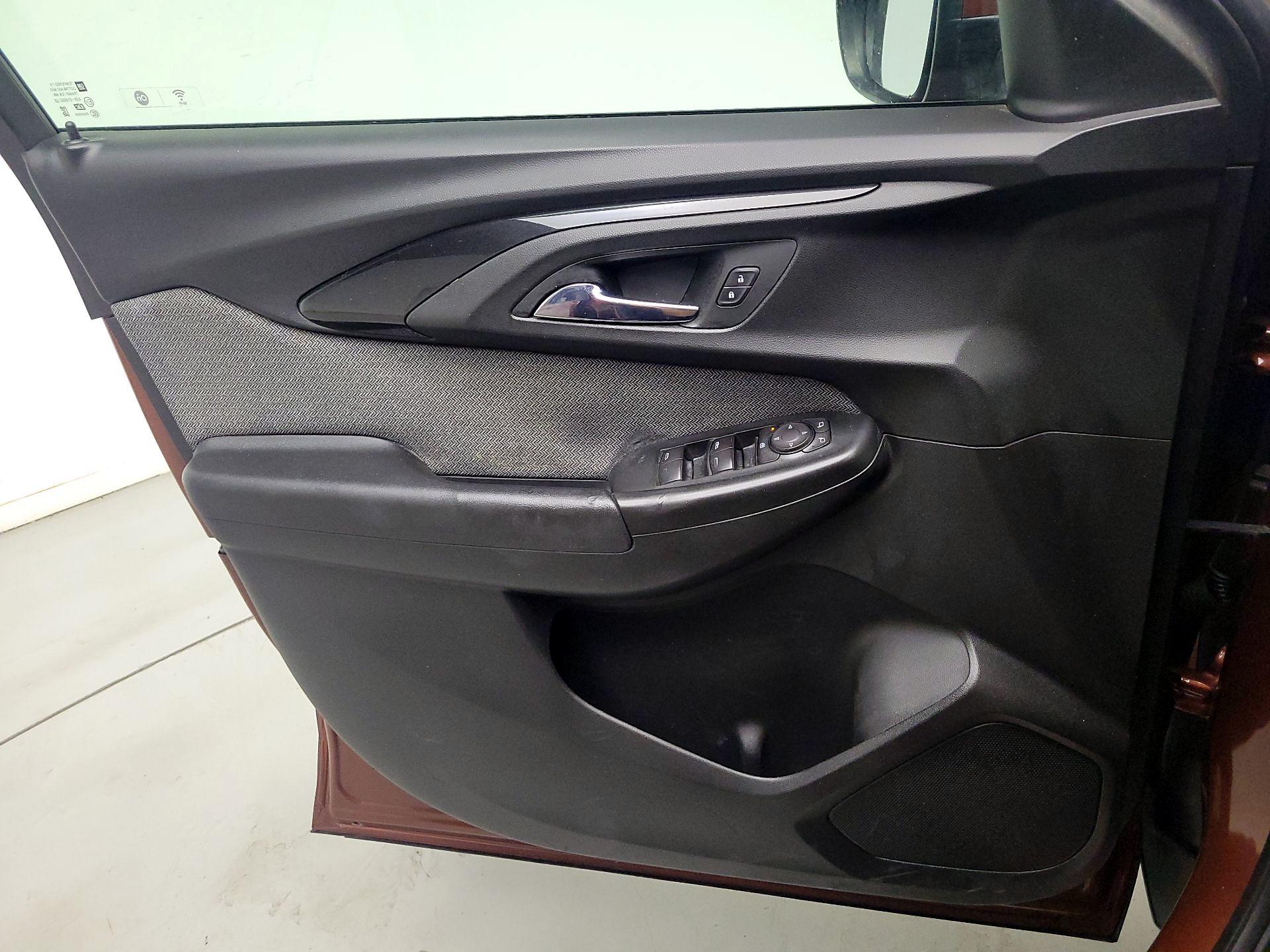 Thumbnail: 2021 Chevrolet TrailBlazer - 12
