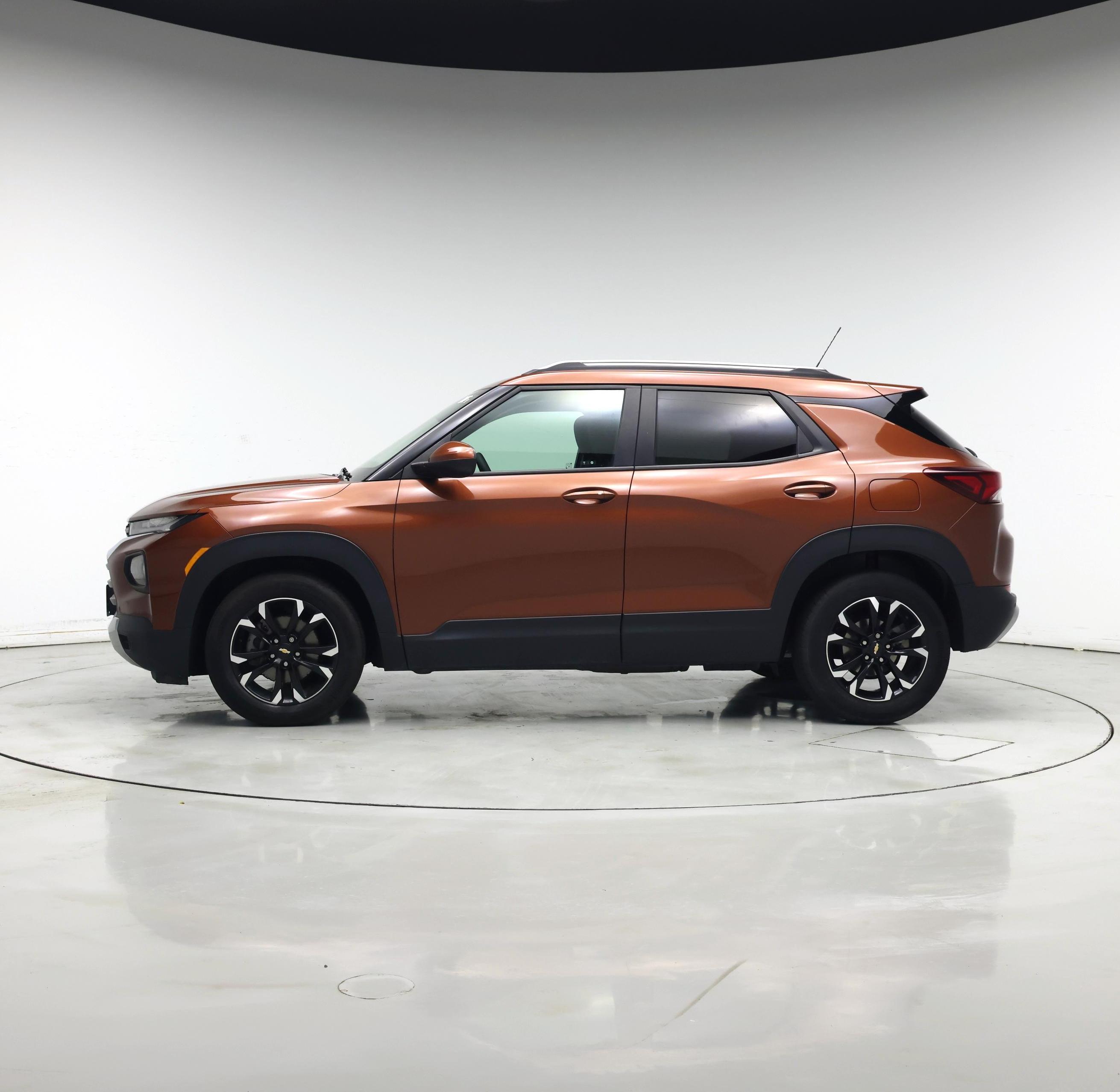 Thumbnail: 2021 Chevrolet TrailBlazer - 3