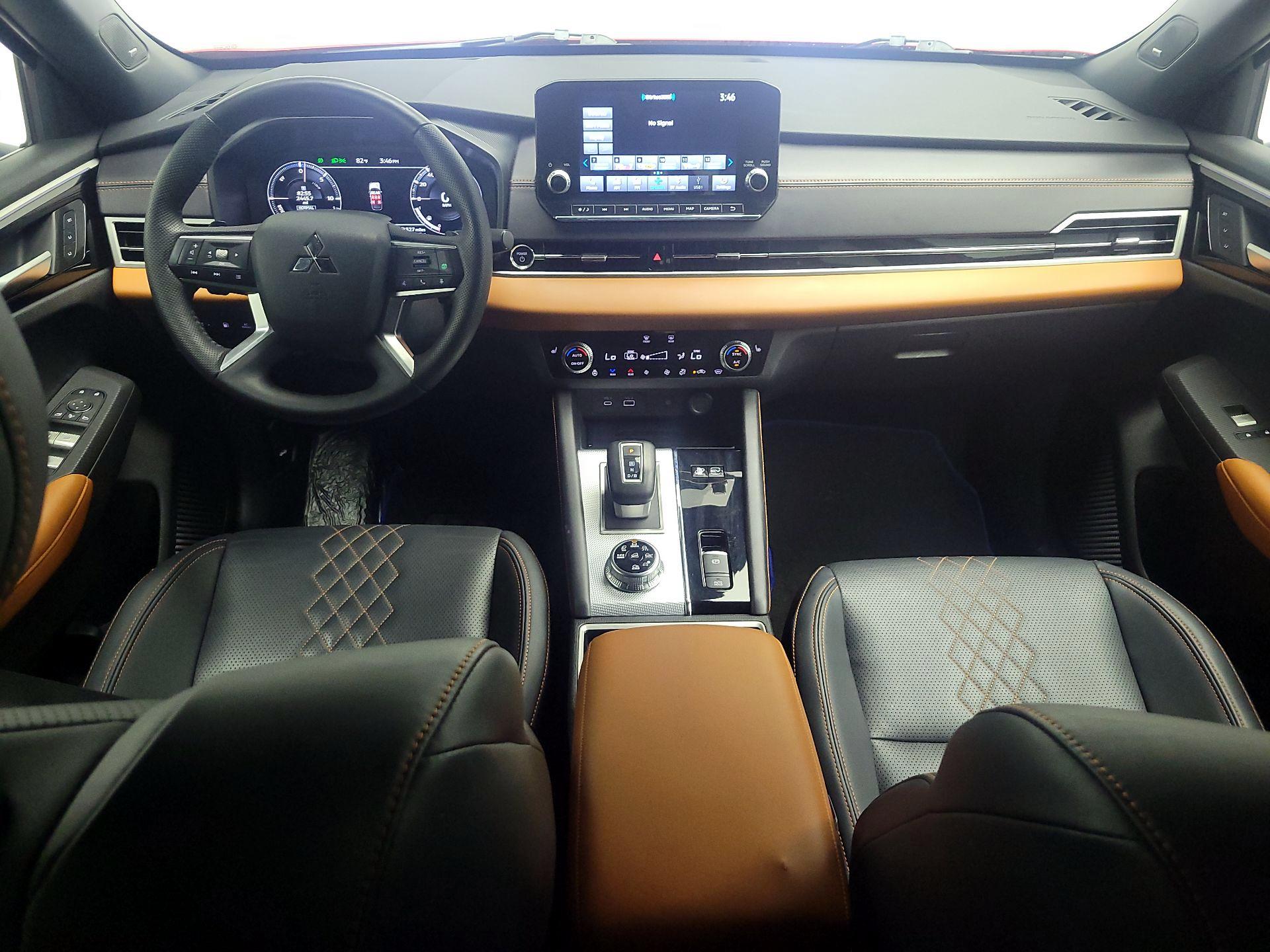 Thumbnail: 2023 Mitsubishi Outlander - 9