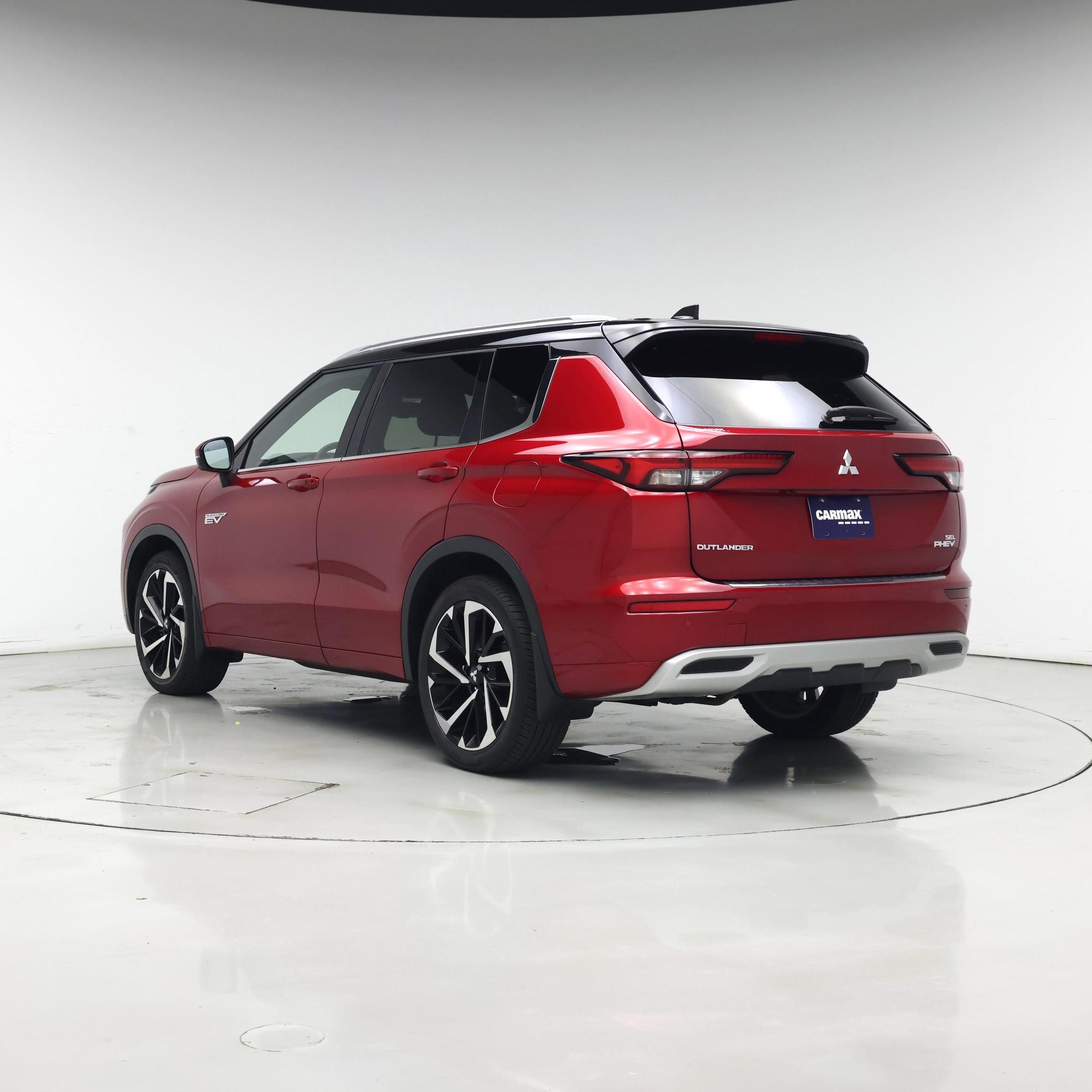 Thumbnail: 2023 Mitsubishi Outlander - 2