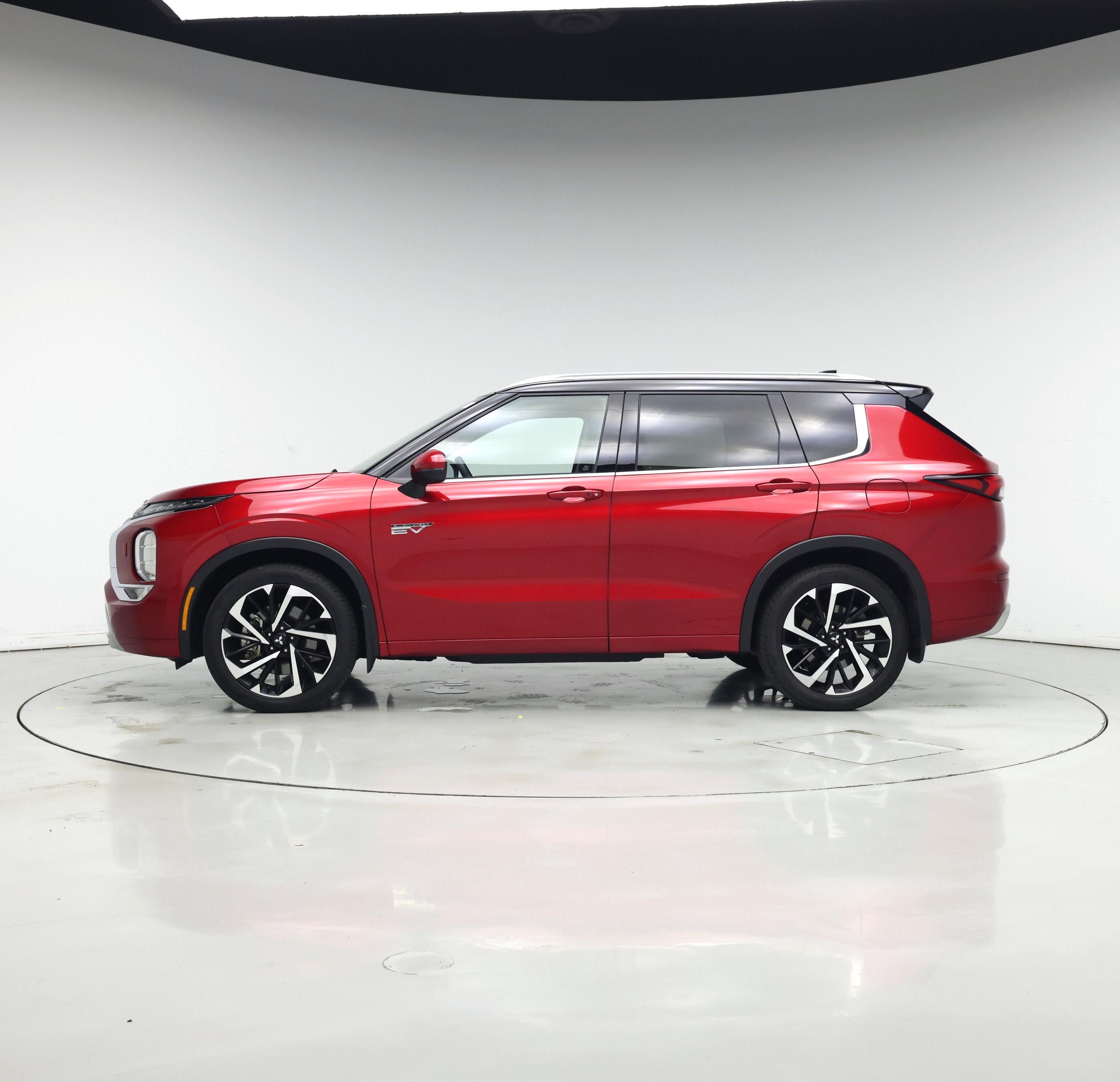 Thumbnail: 2023 Mitsubishi Outlander - 3