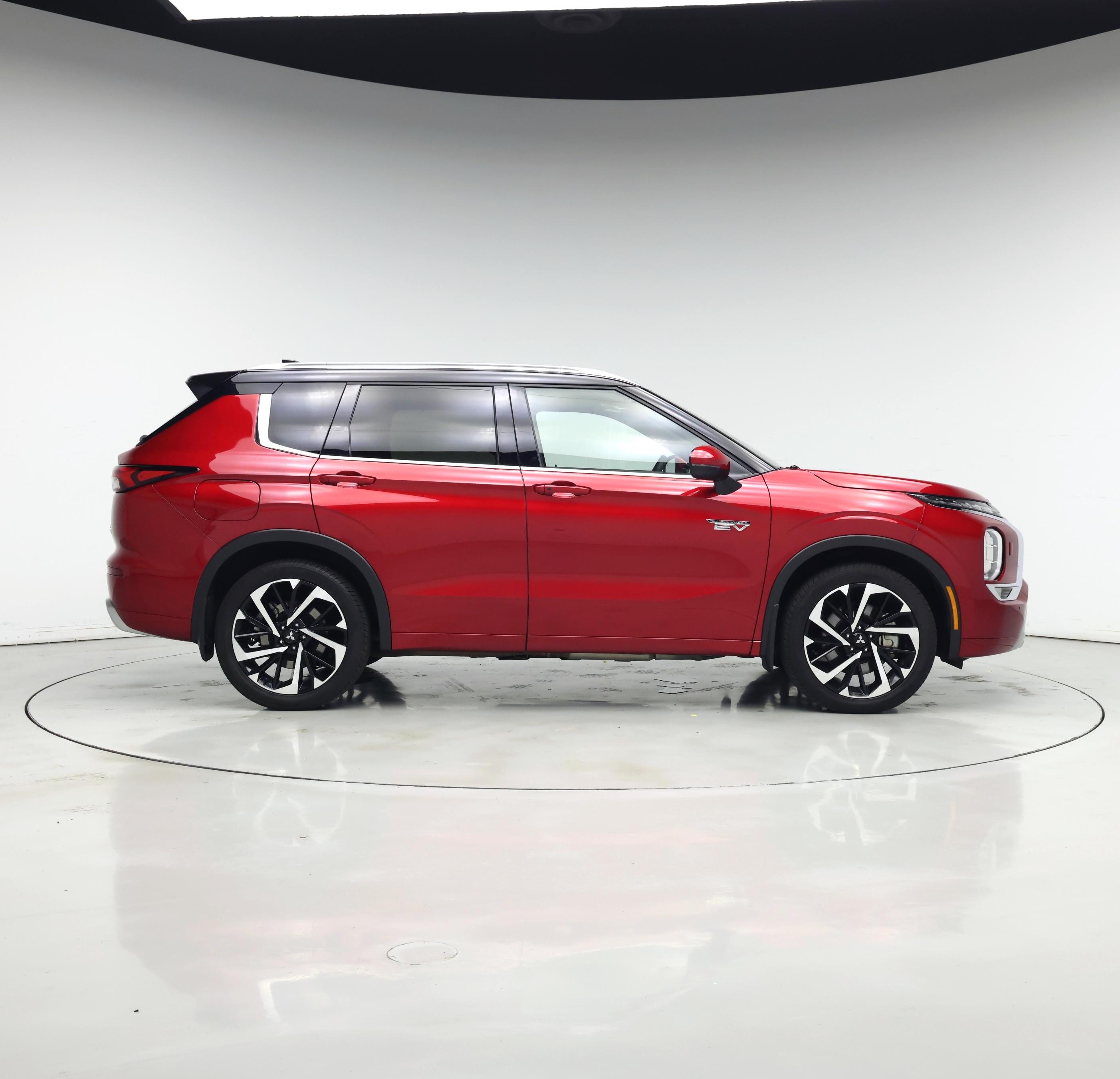 Thumbnail: 2023 Mitsubishi Outlander - 7