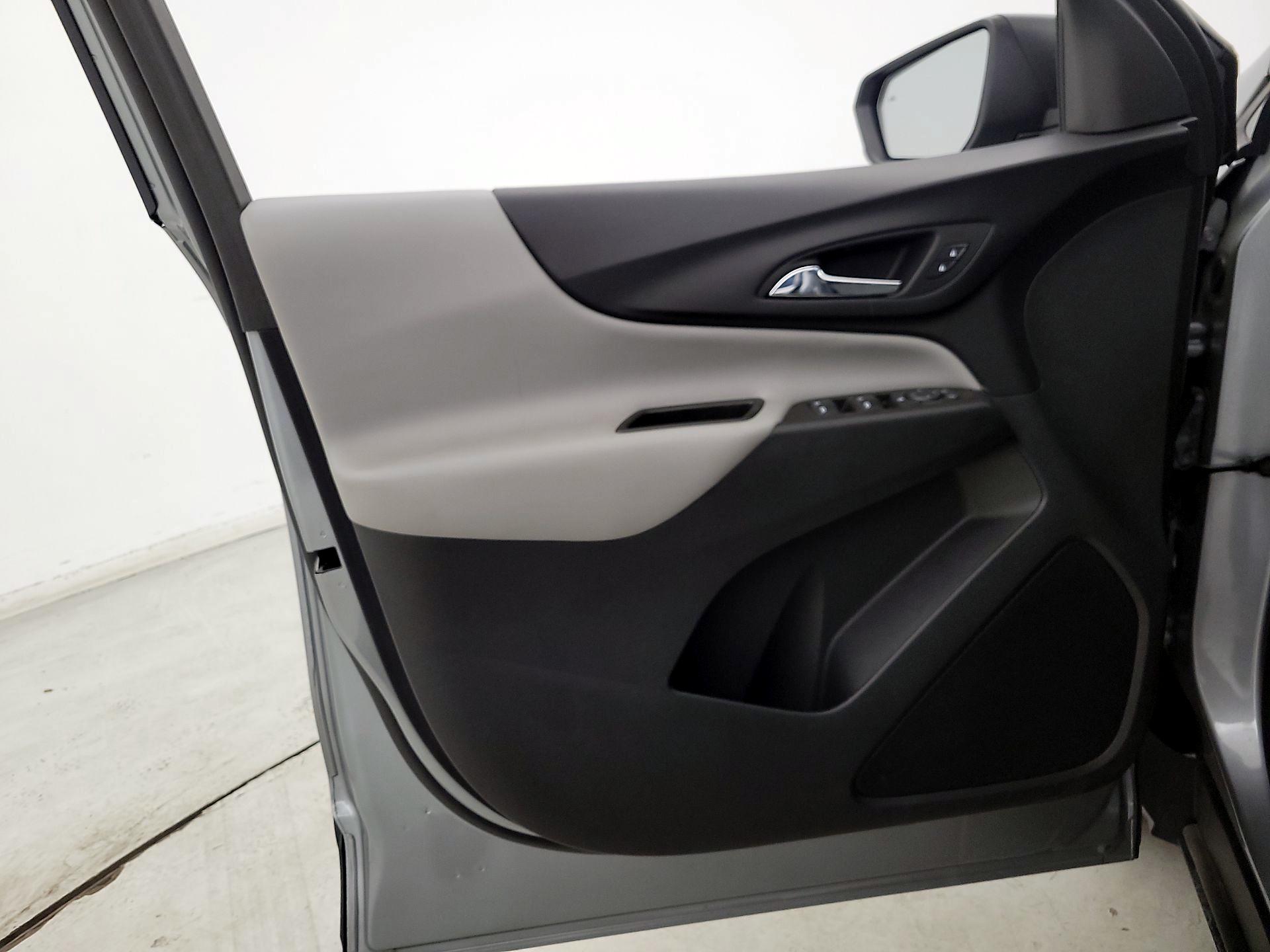 Thumbnail: 2023 Chevrolet Equinox - 12