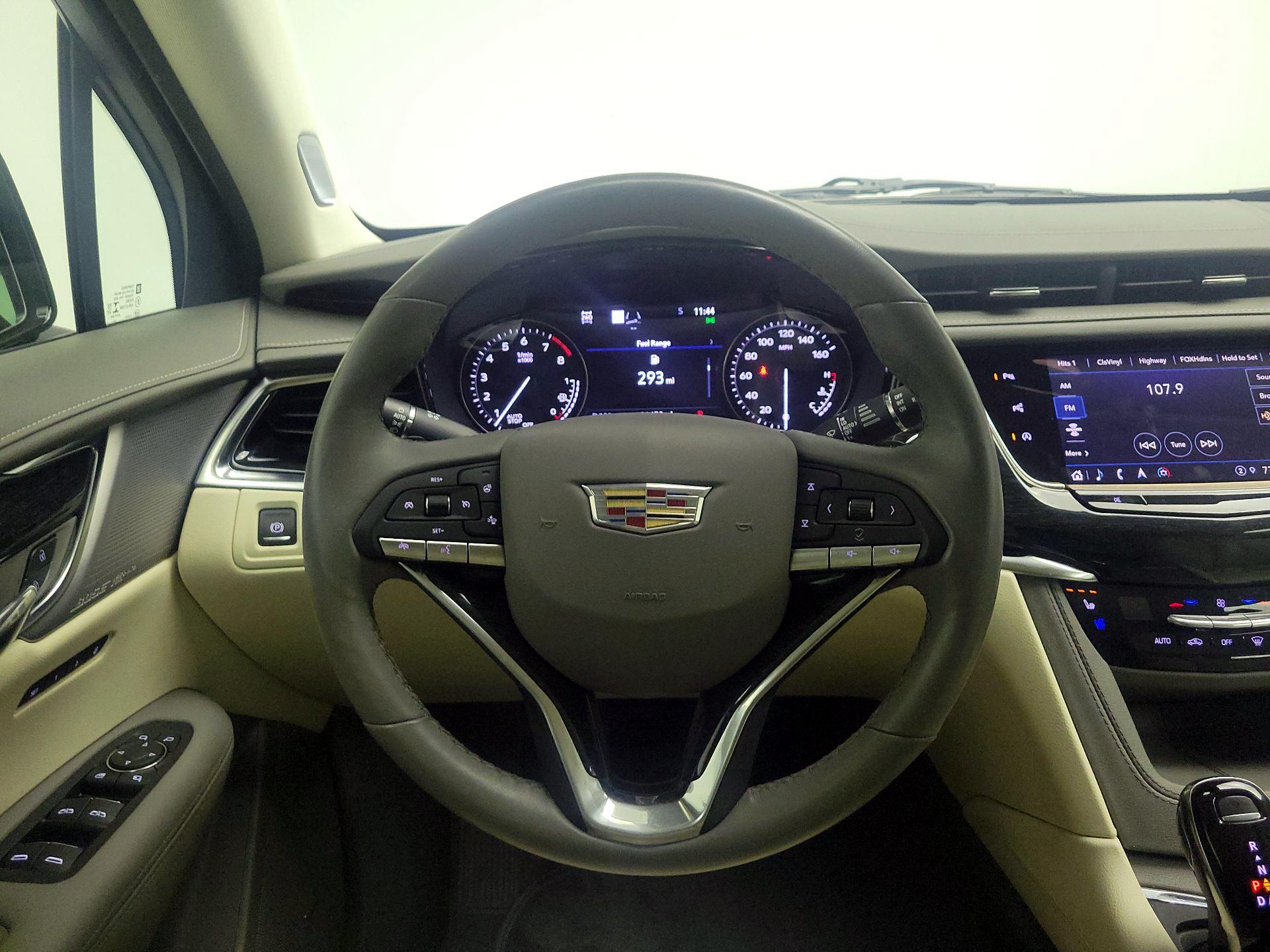 Thumbnail: 2023 Cadillac XT6 - 10