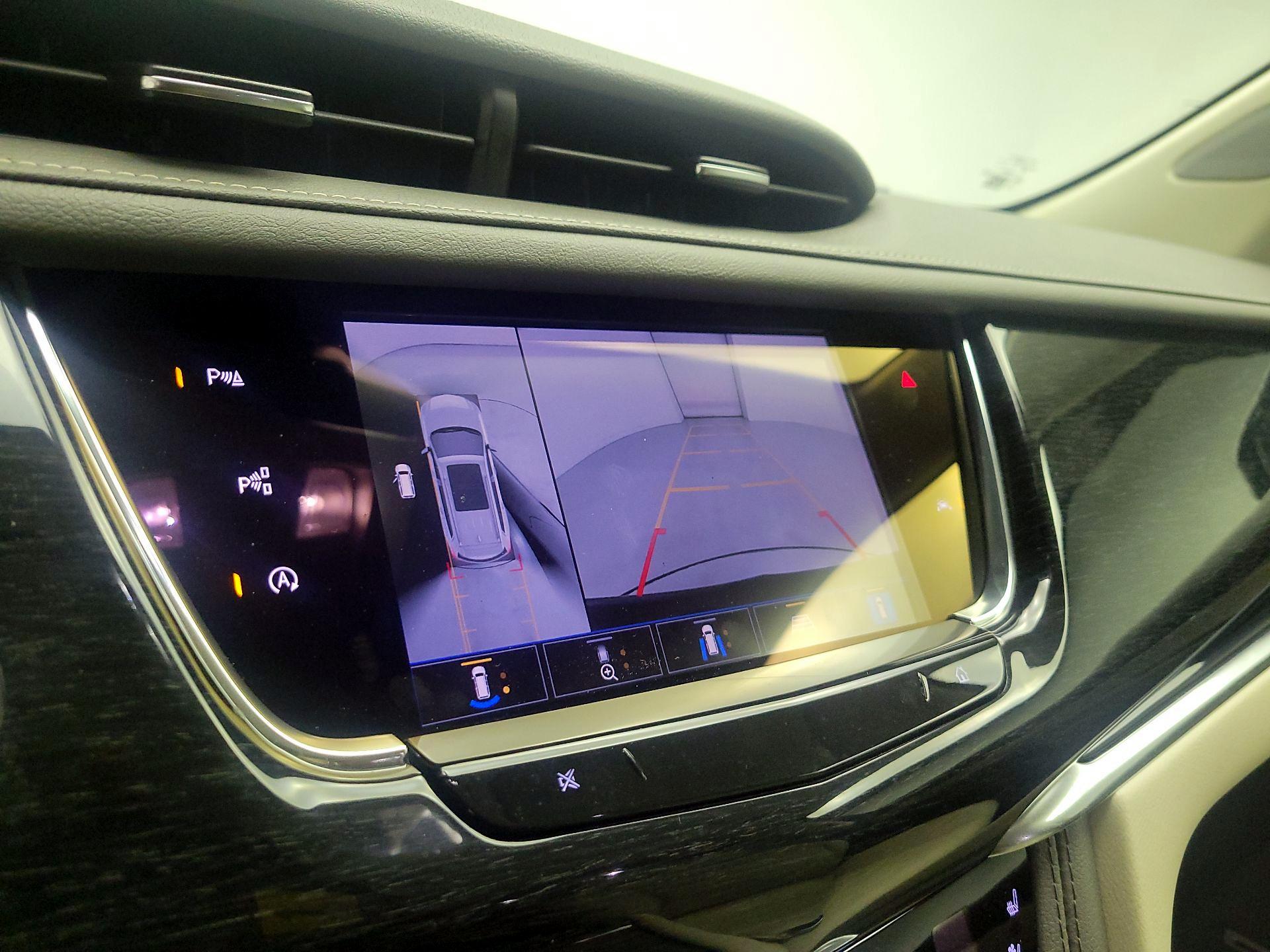 Thumbnail: 2023 Cadillac XT6 - 13