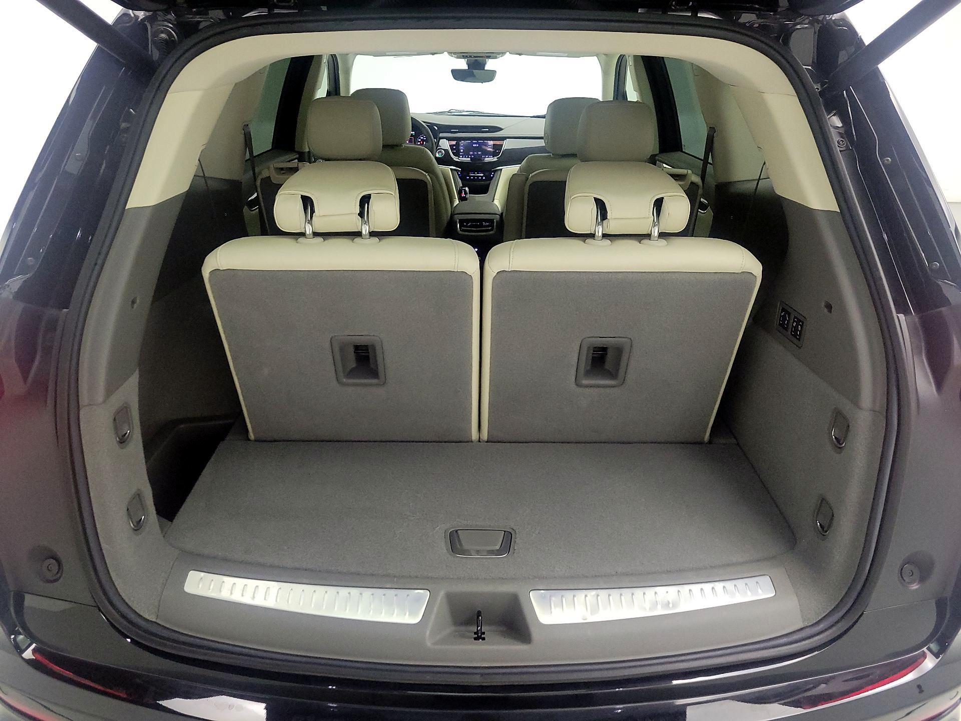 Thumbnail: 2023 Cadillac XT6 - 19