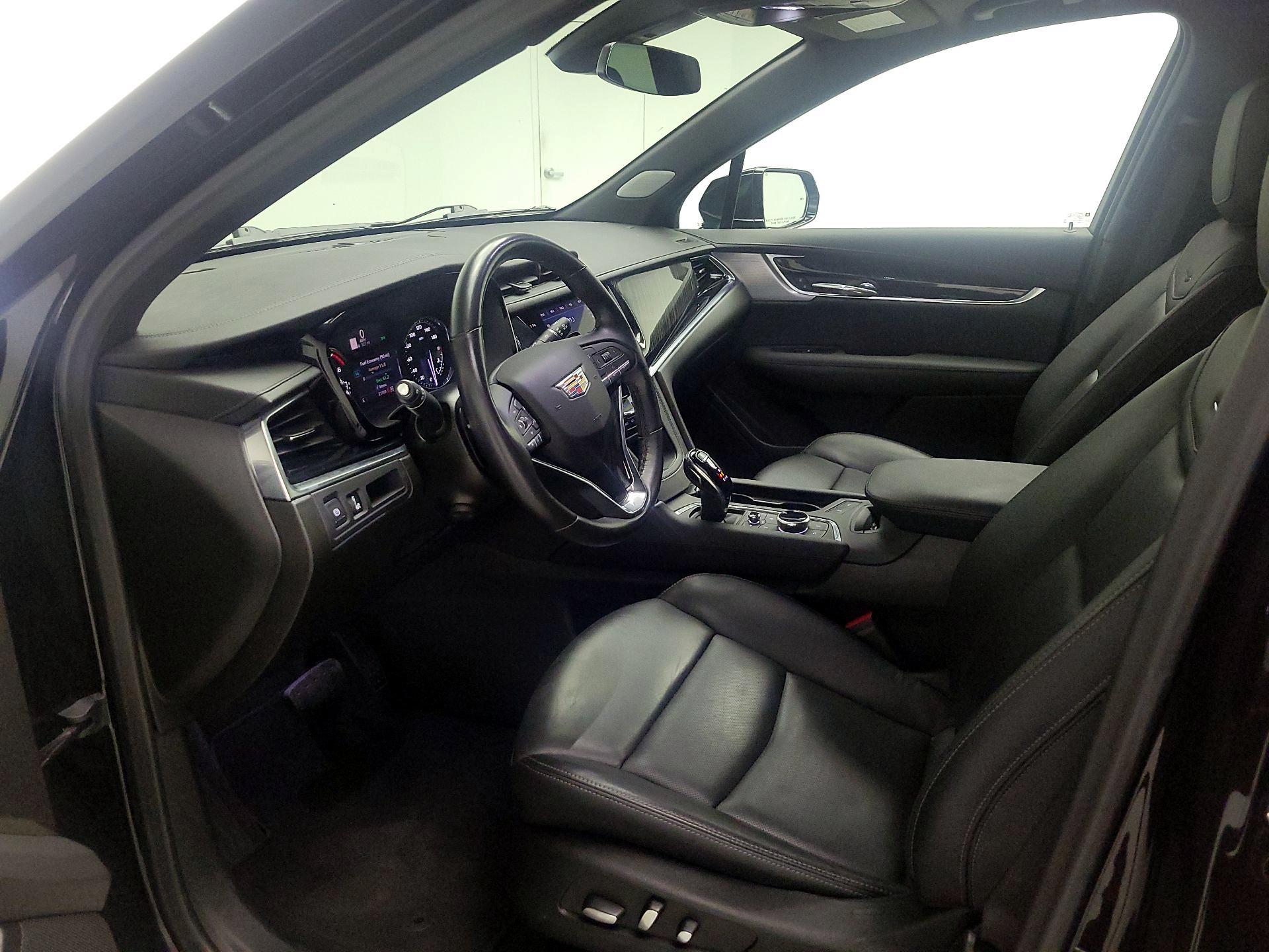 Thumbnail: 2023 Cadillac XT6 - 11