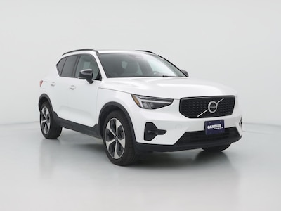 2023 Volvo XC40 B4 Ultimate Dark Theme