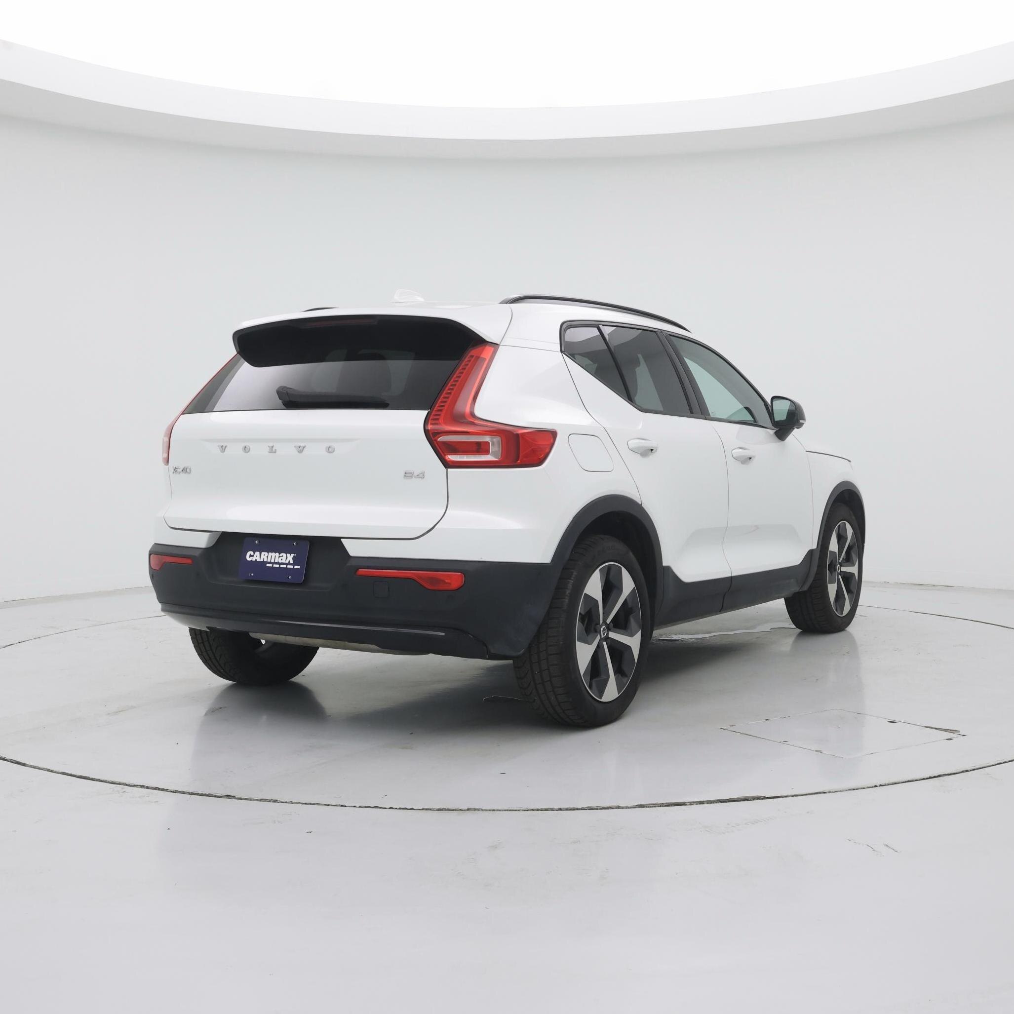 Thumbnail: 2023 Volvo XC40 - 8