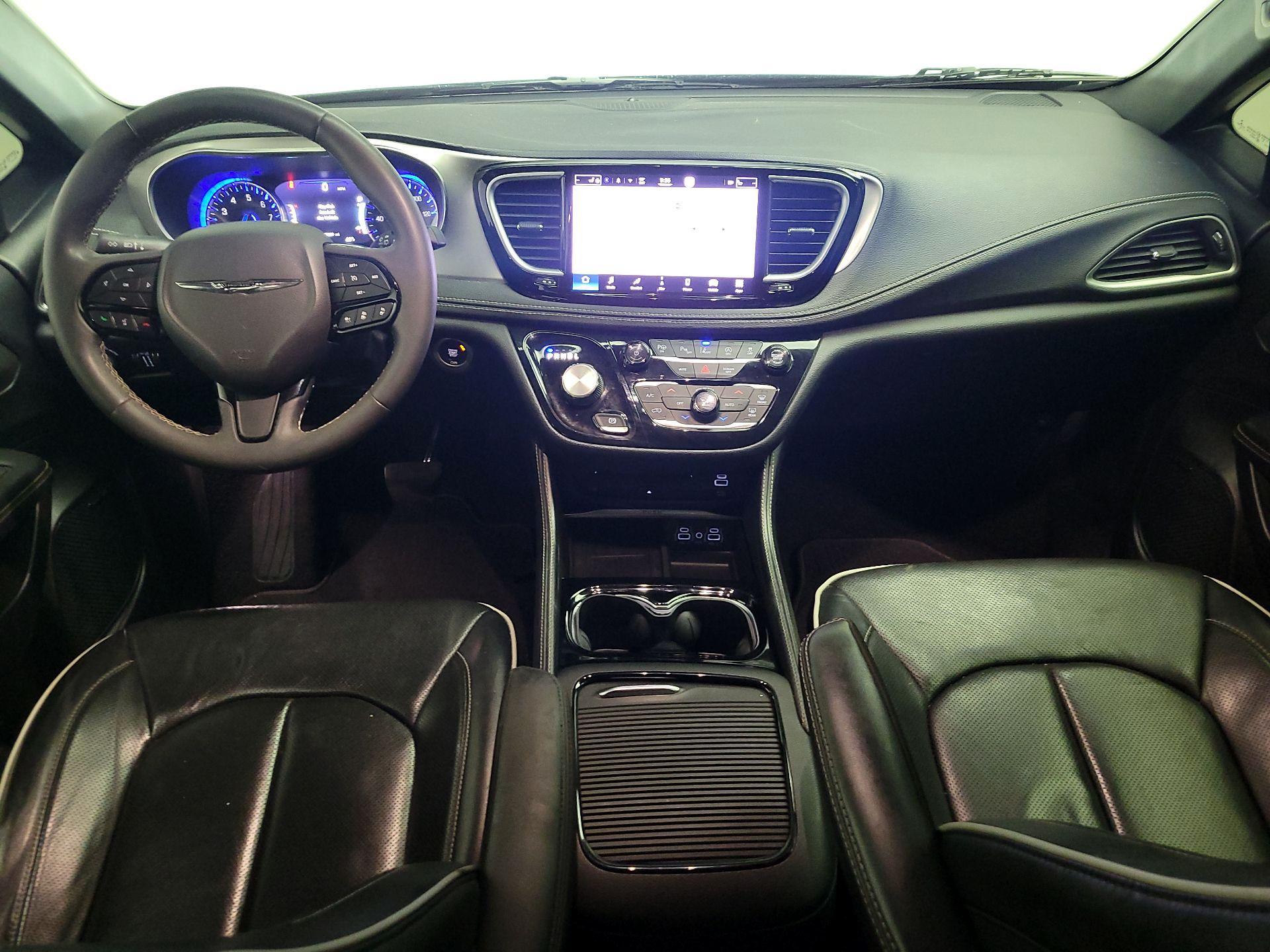 Thumbnail: 2022 Chrysler Pacifica - 9