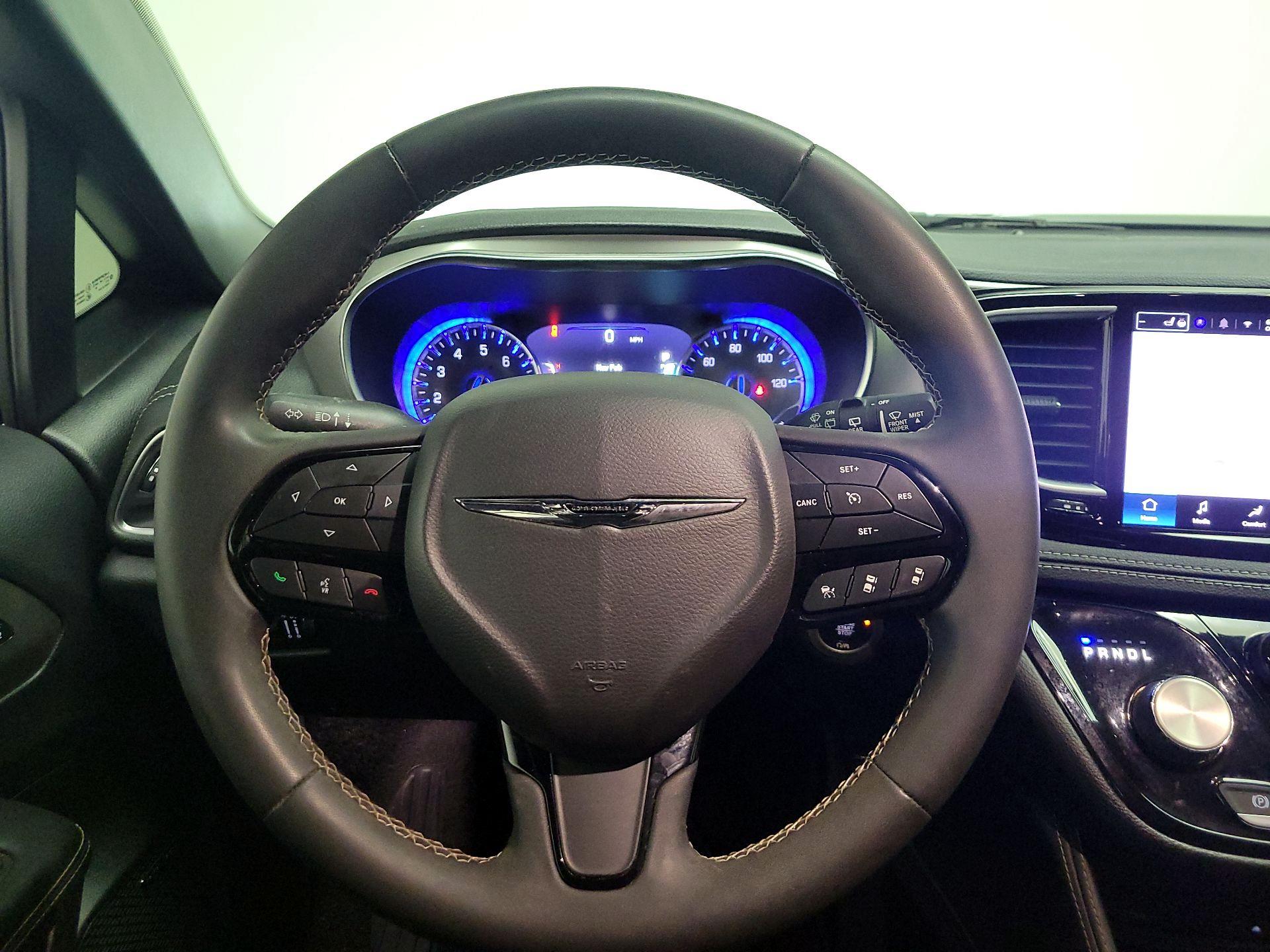 Thumbnail: 2022 Chrysler Pacifica - 10