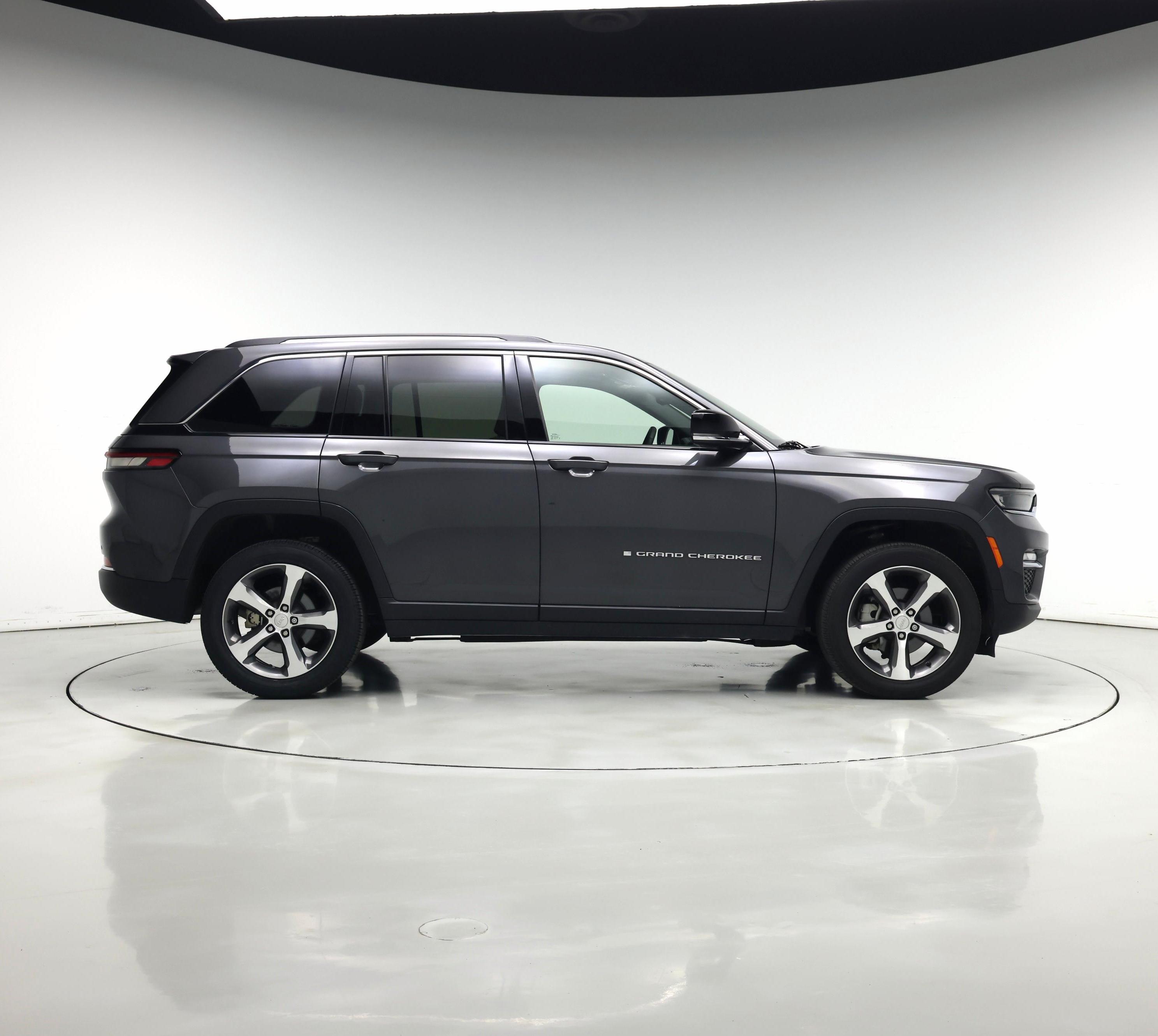 Thumbnail: 2023 Jeep Grand Cherokee - 7