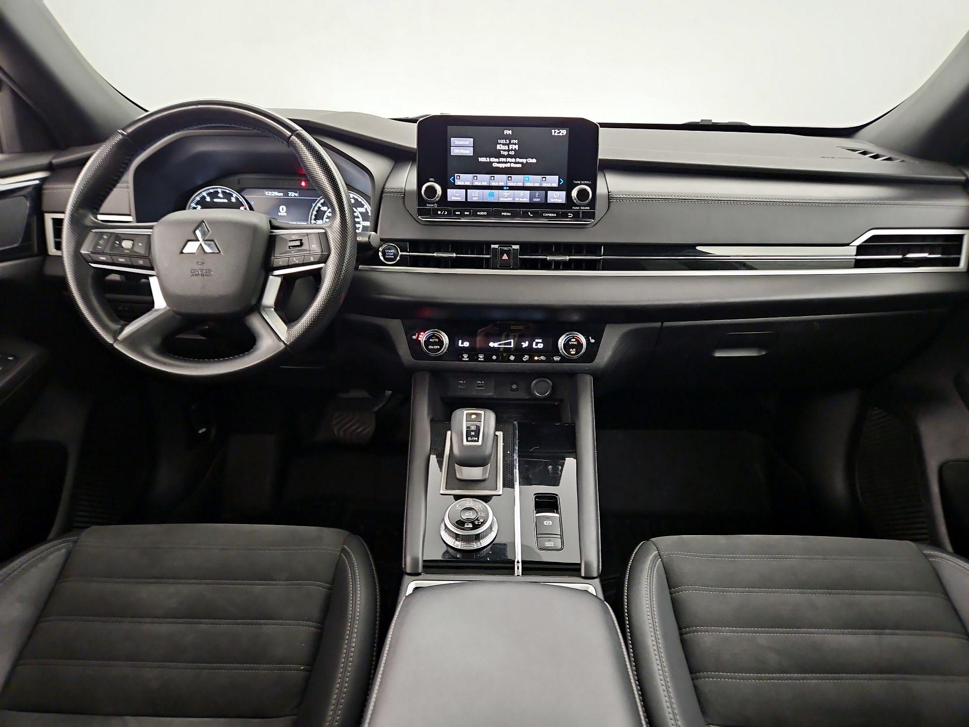 Thumbnail: 2022 Mitsubishi Outlander - 9