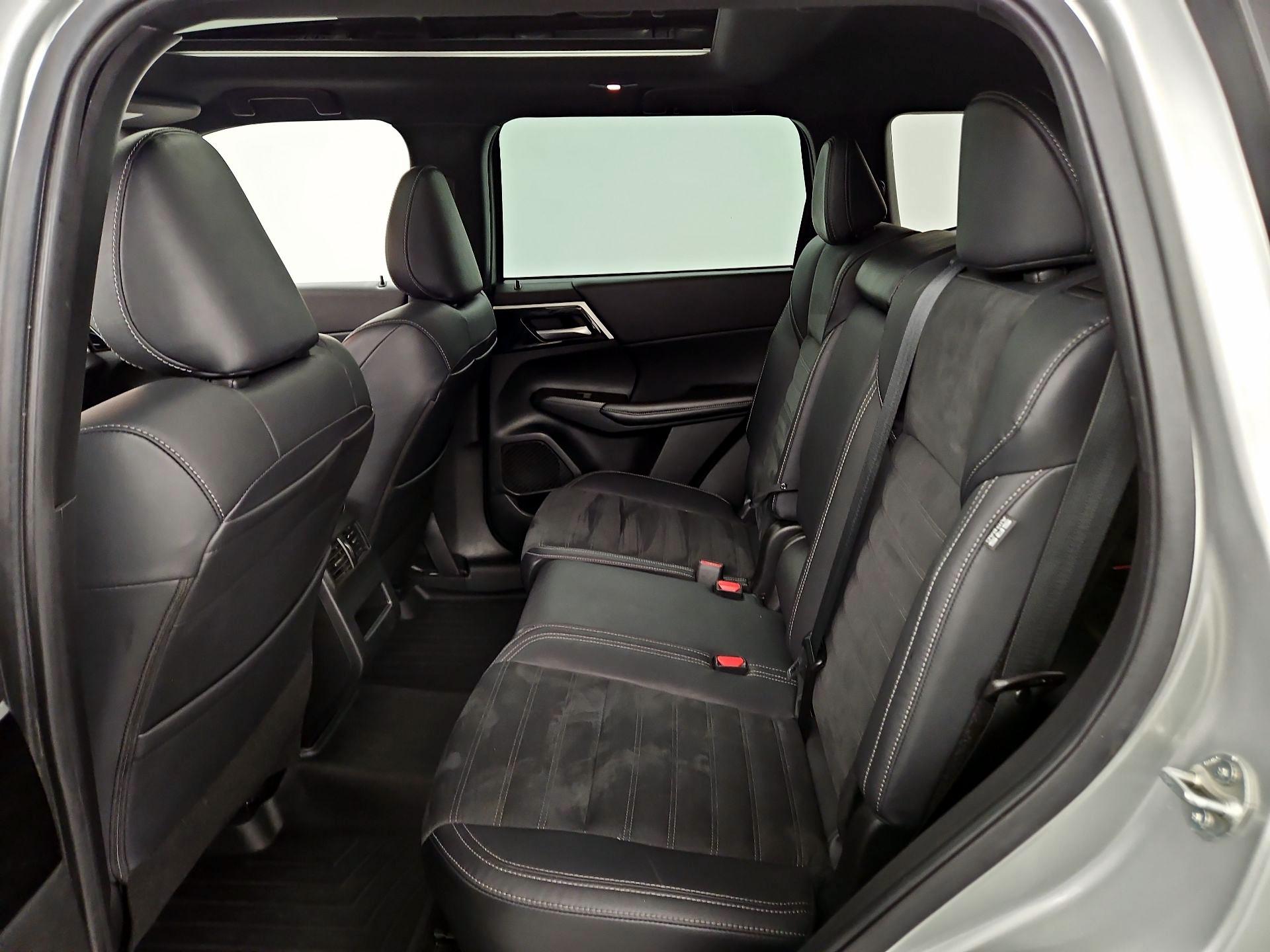 Thumbnail: 2022 Mitsubishi Outlander - 20