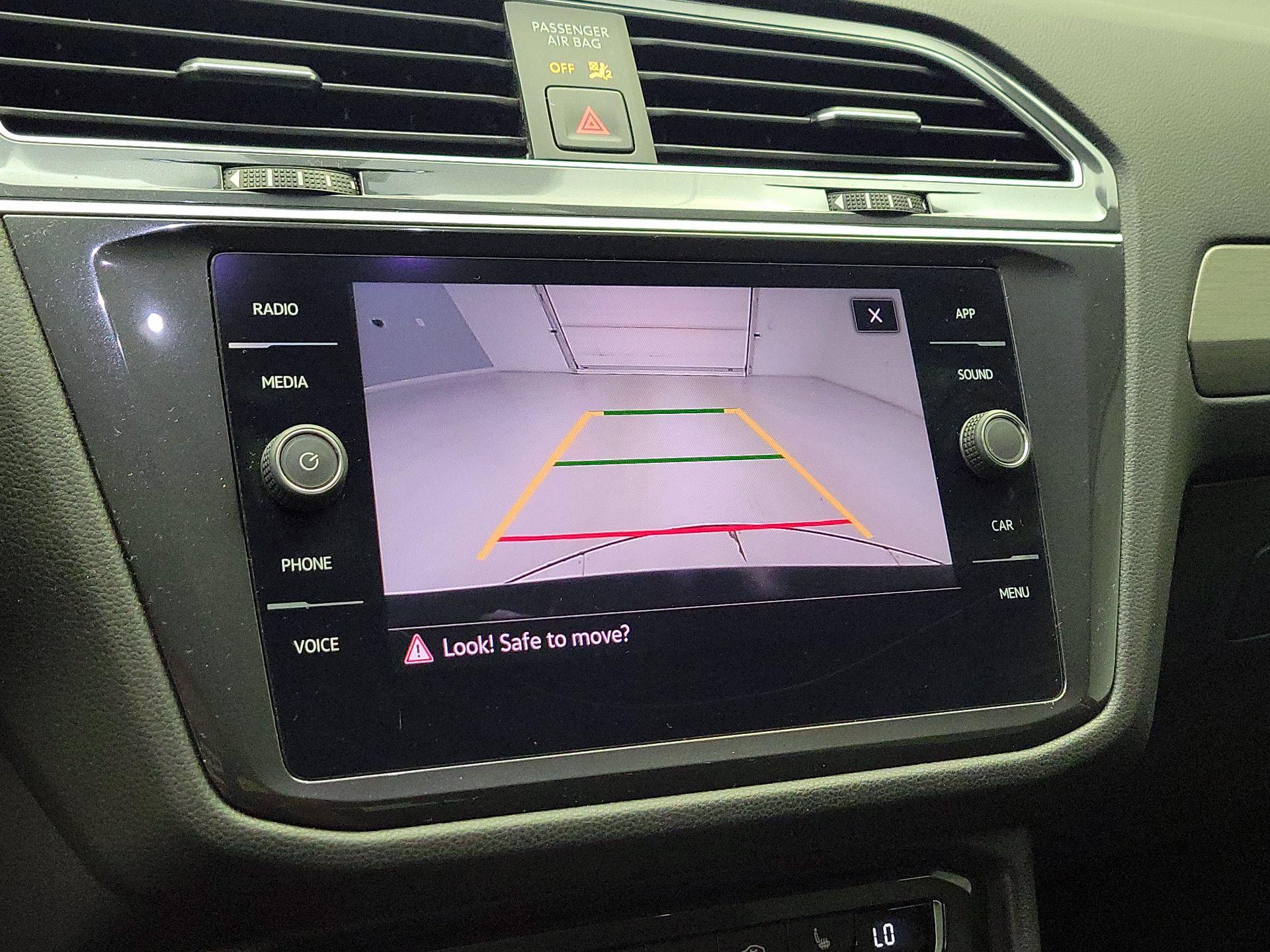 Thumbnail: 2021 Volkswagen Tiguan - 14