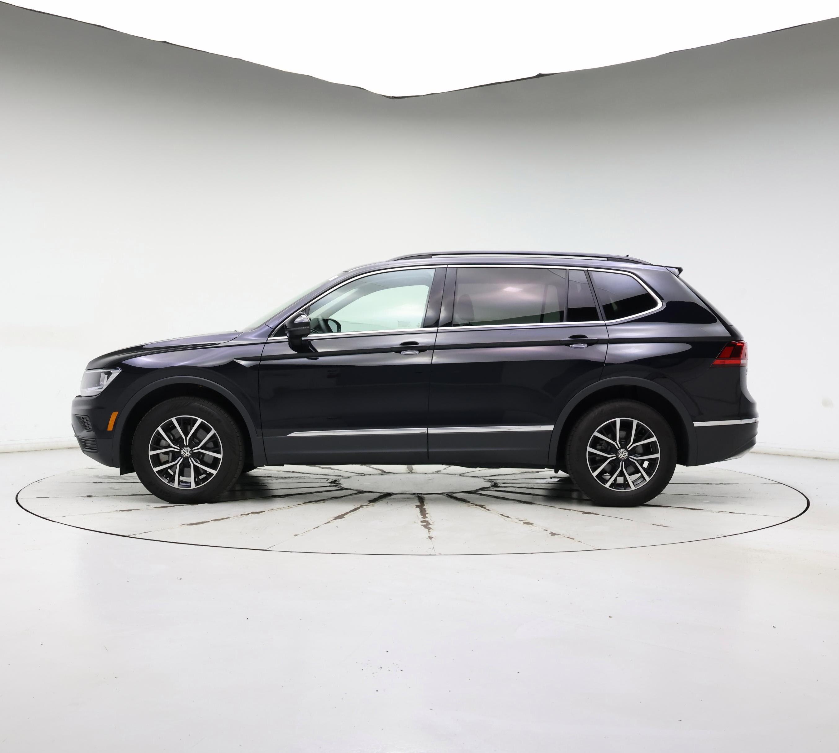 Thumbnail: 2021 Volkswagen Tiguan - 3