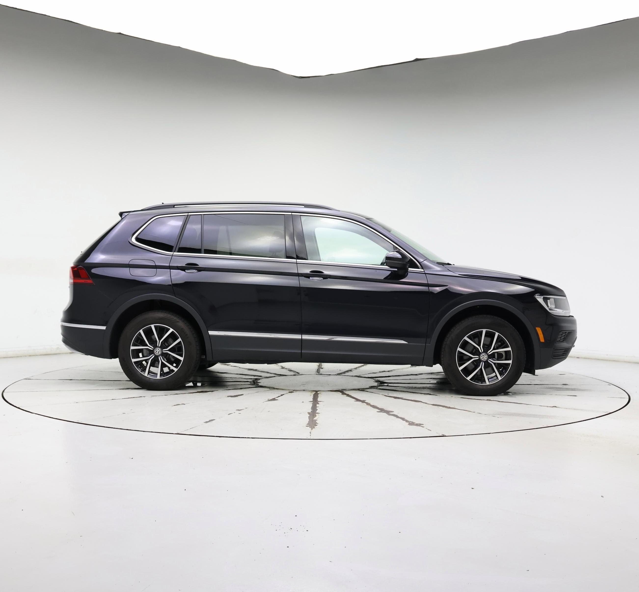 Thumbnail: 2021 Volkswagen Tiguan - 7