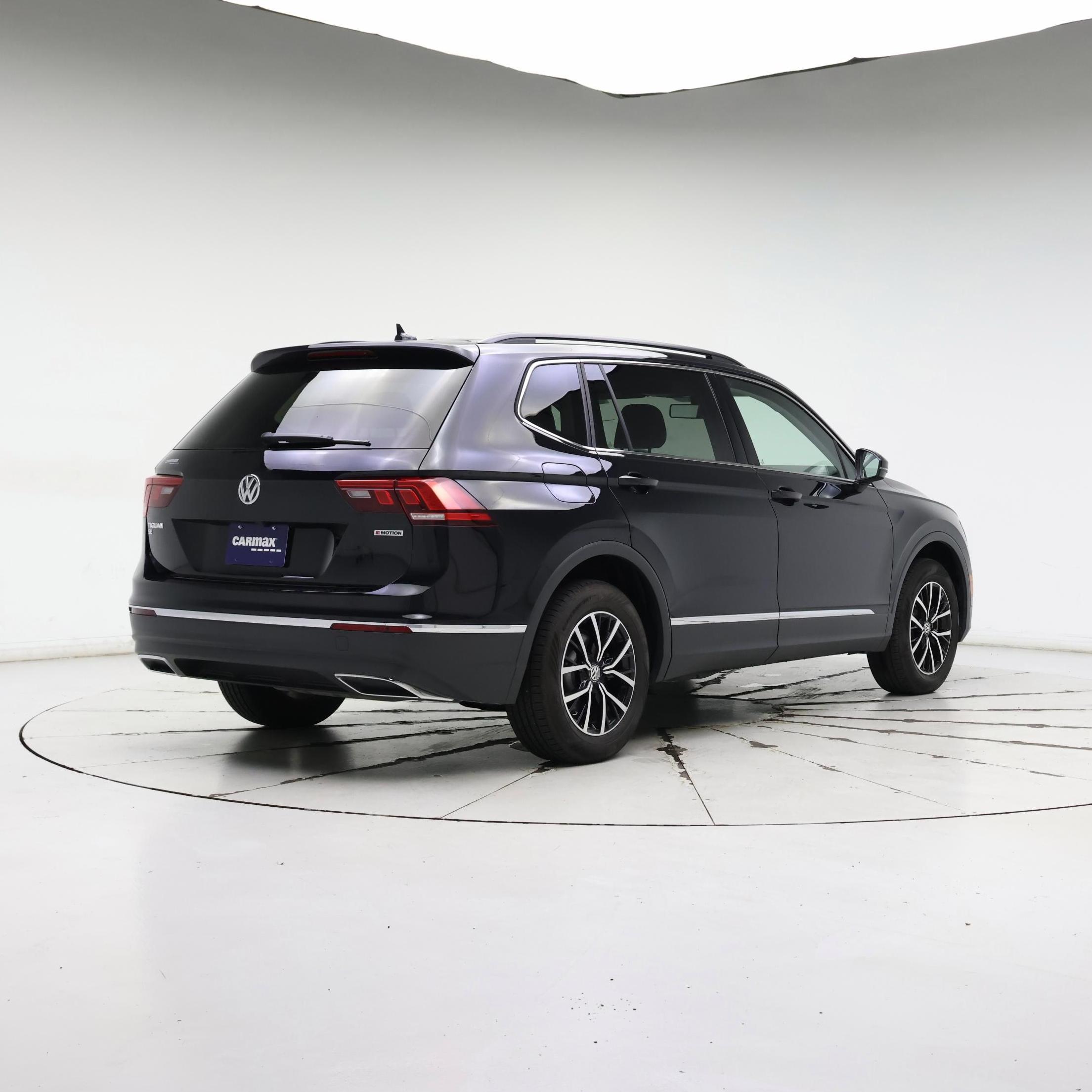 Thumbnail: 2021 Volkswagen Tiguan - 8
