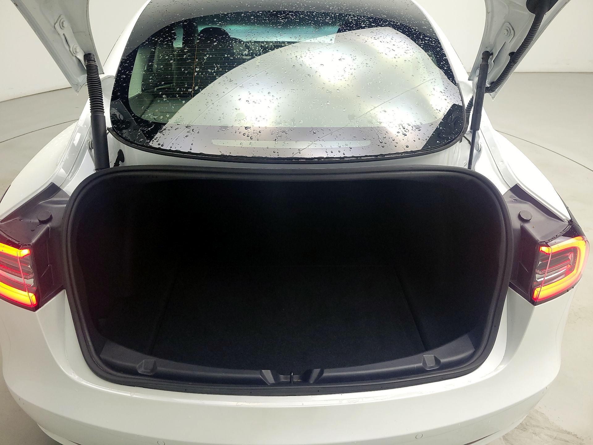 Thumbnail: 2022 Tesla Model 3 - 18
