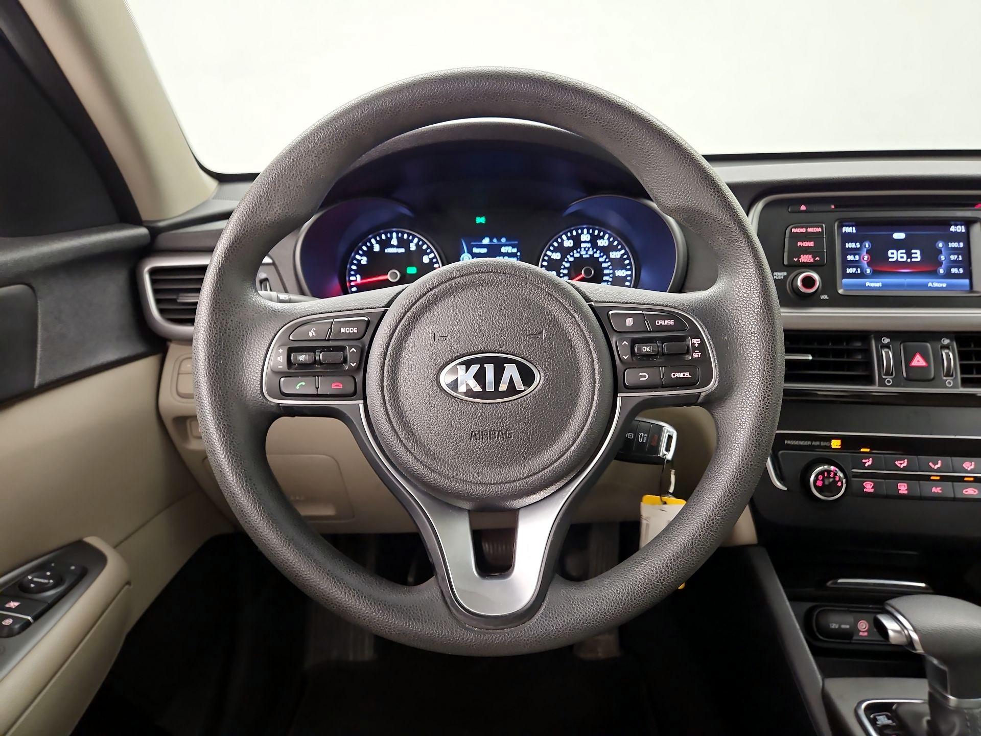 Thumbnail: 2016 Kia Optima - 10