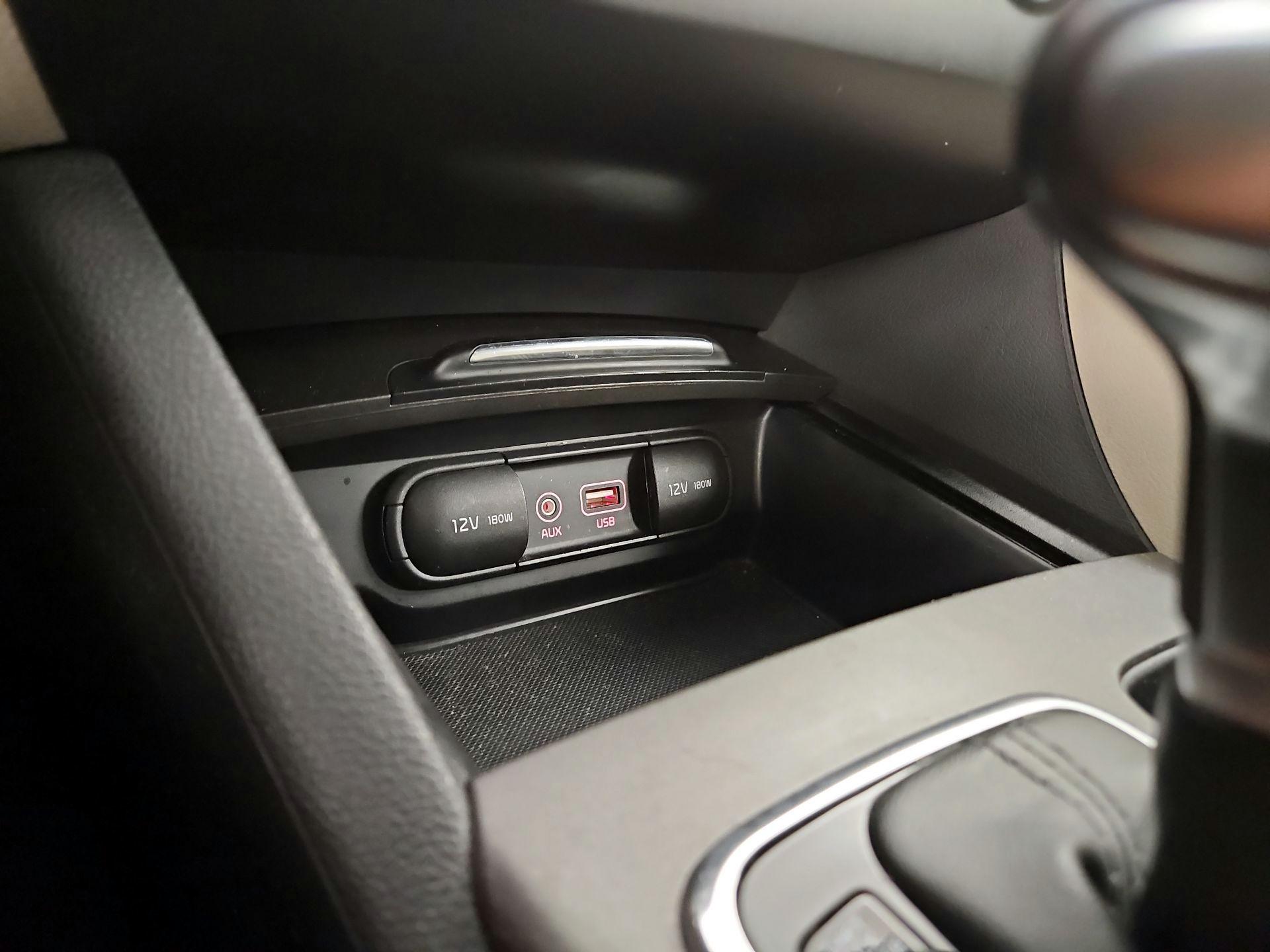 Thumbnail: 2016 Kia Optima - 18