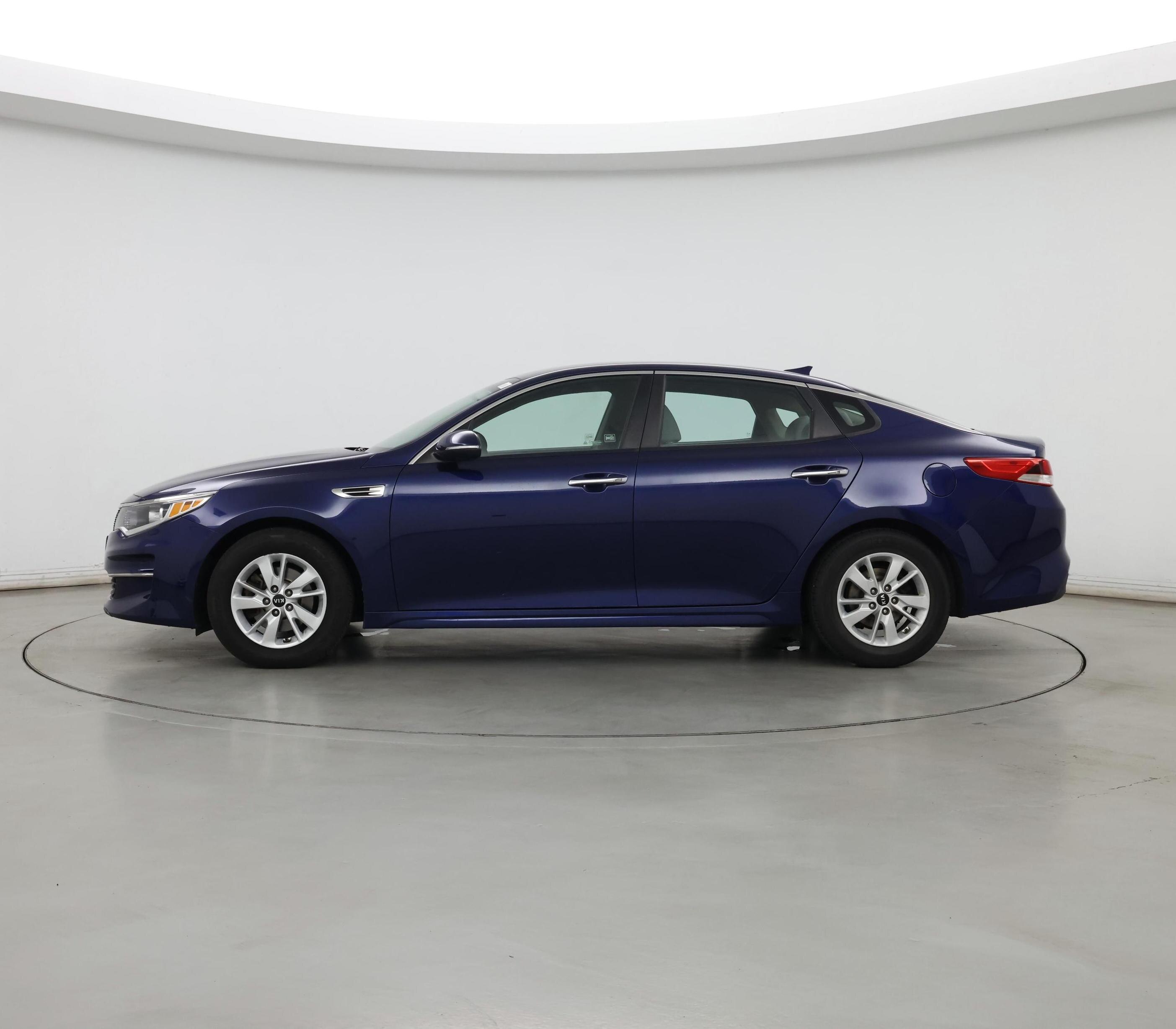 Thumbnail: 2016 Kia Optima - 3
