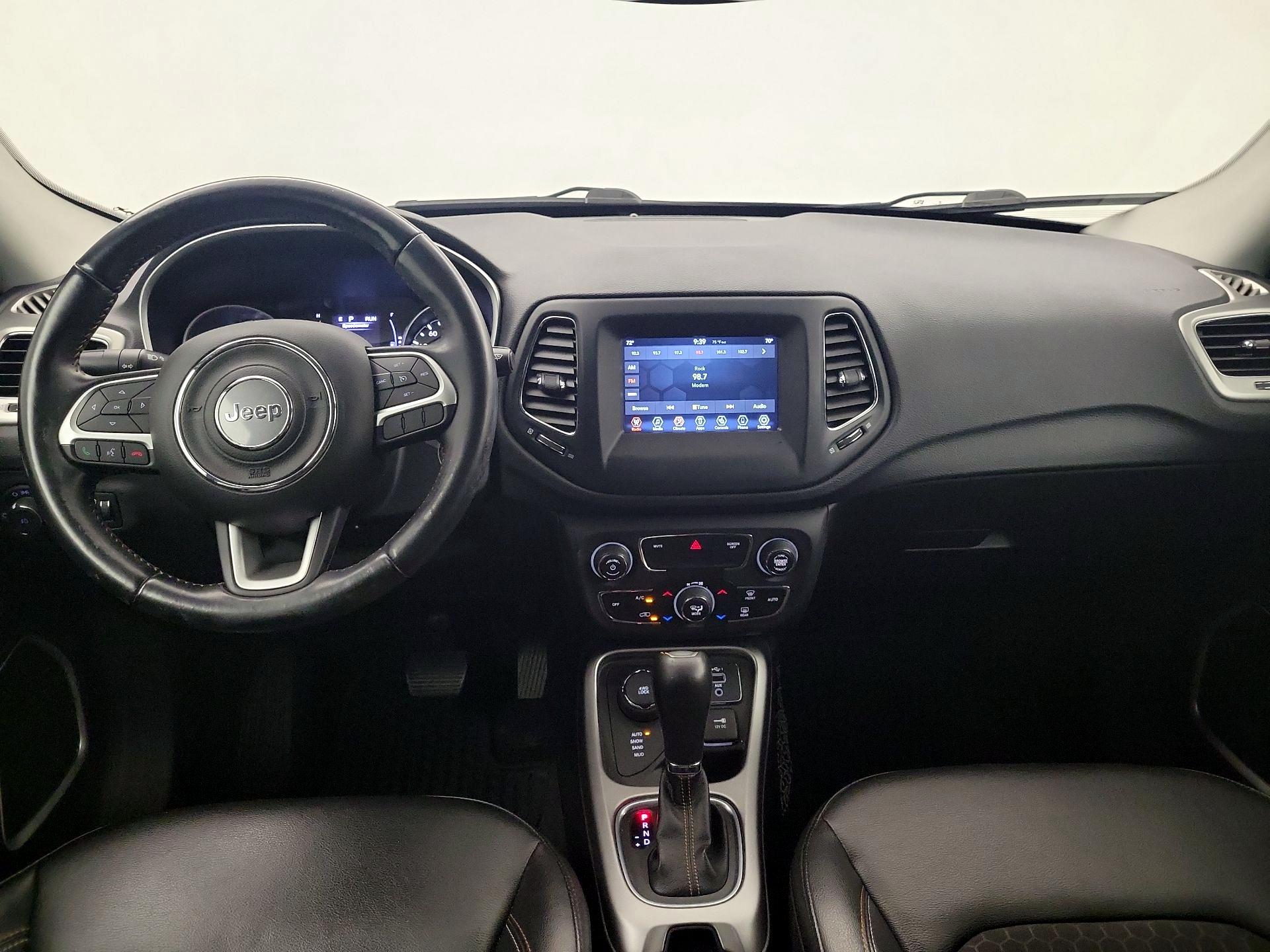 Thumbnail: 2020 Jeep Compass - 9