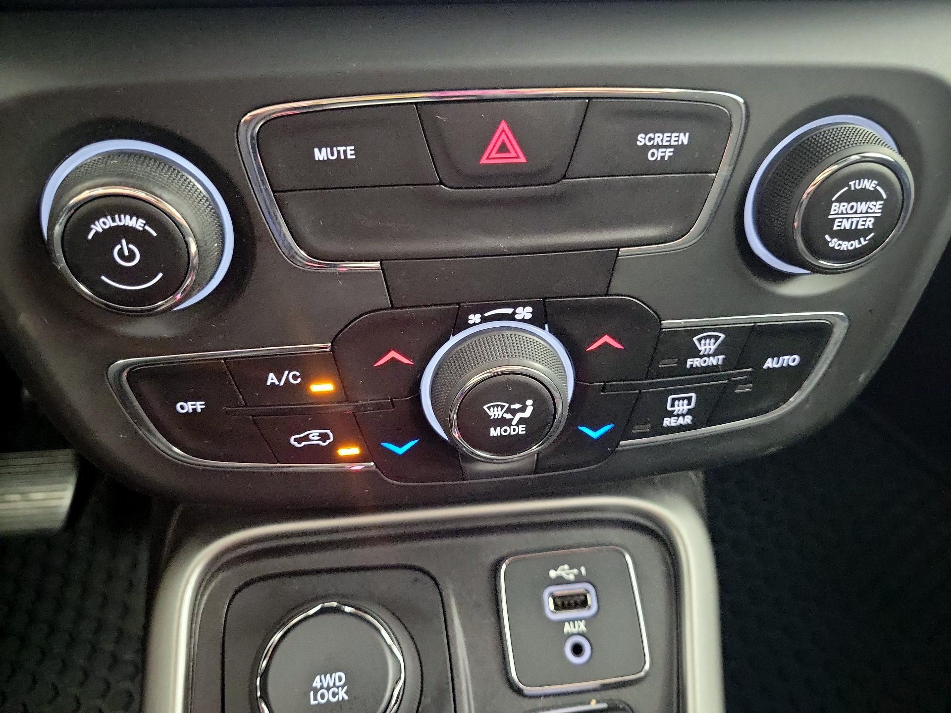 Thumbnail: 2020 Jeep Compass - 16