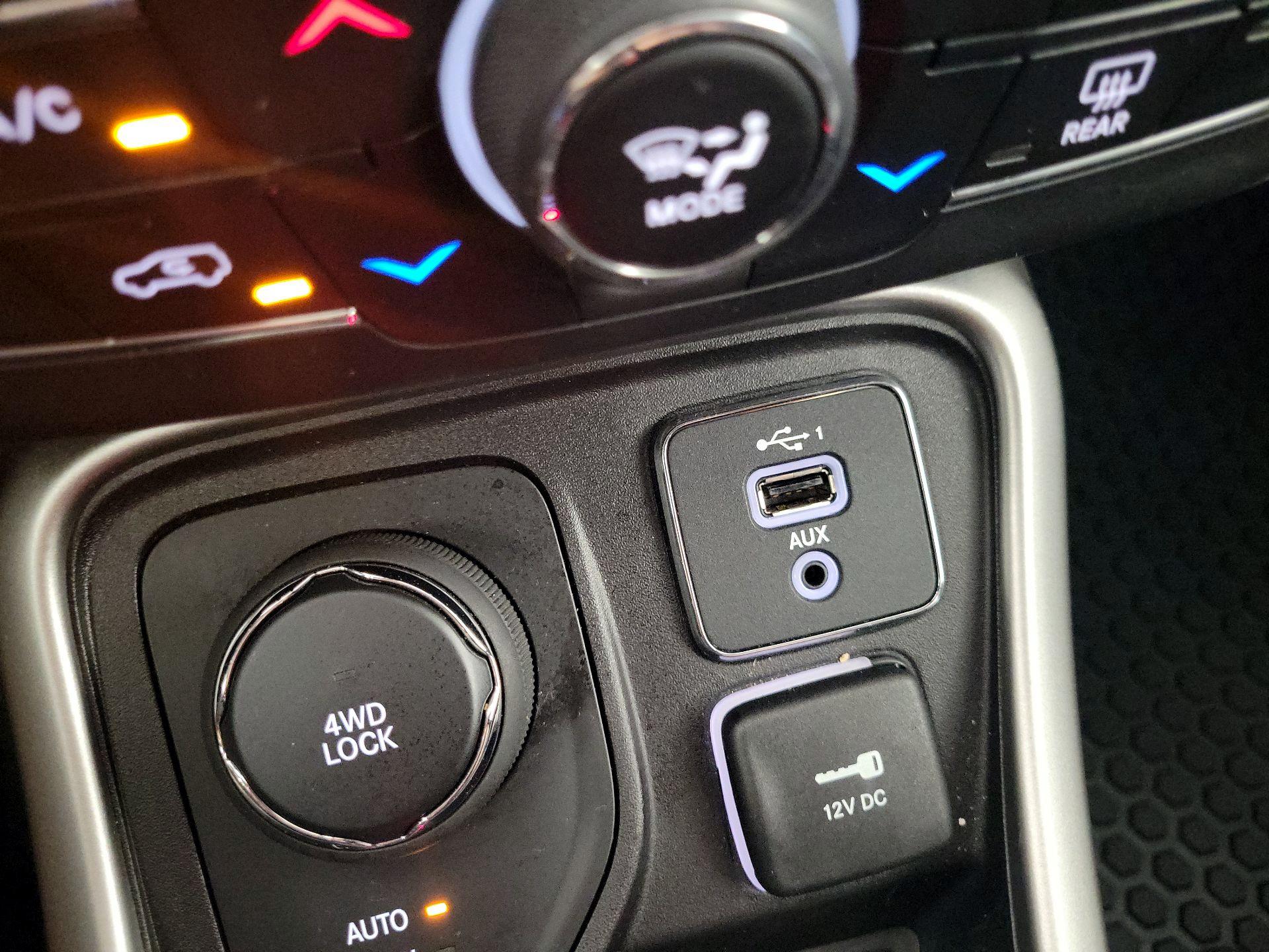 Thumbnail: 2020 Jeep Compass - 18