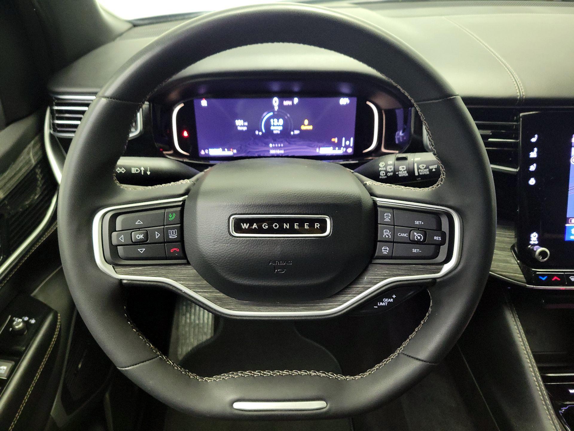 Thumbnail: 2022 Jeep Wagoneer - 10