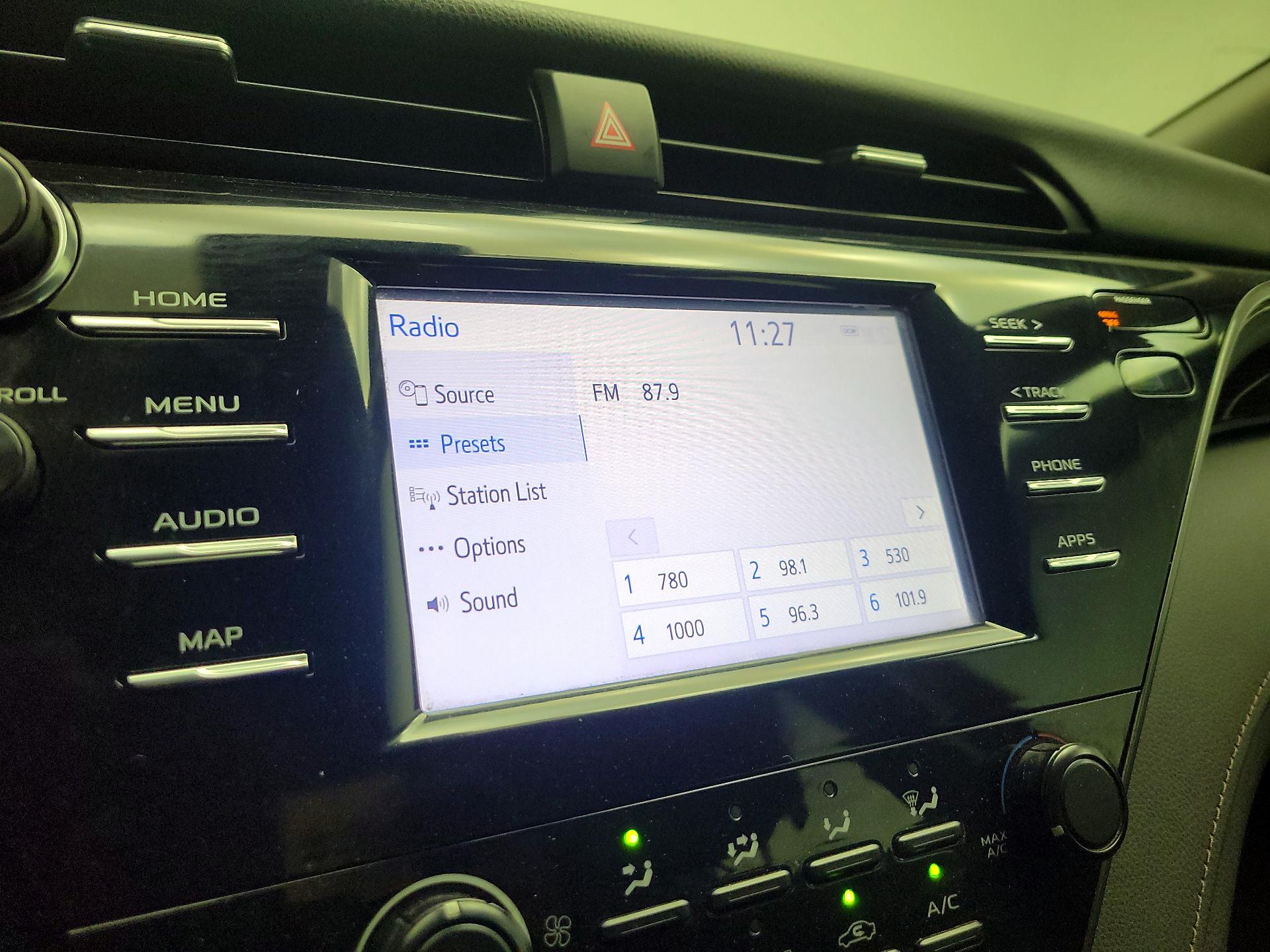 Thumbnail: 2019 Toyota Camry - 14