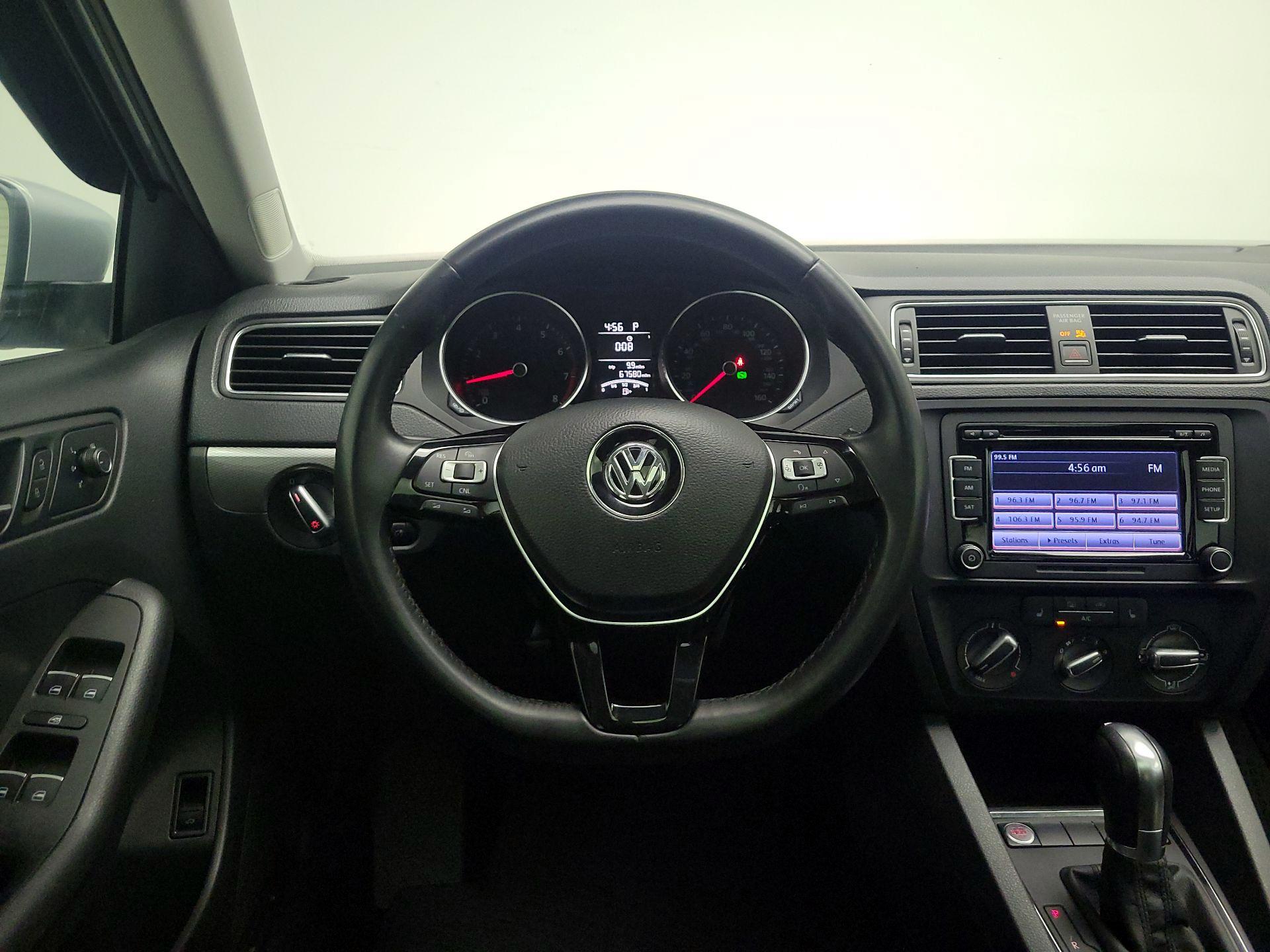 Thumbnail: 2015 Volkswagen Jetta - 10