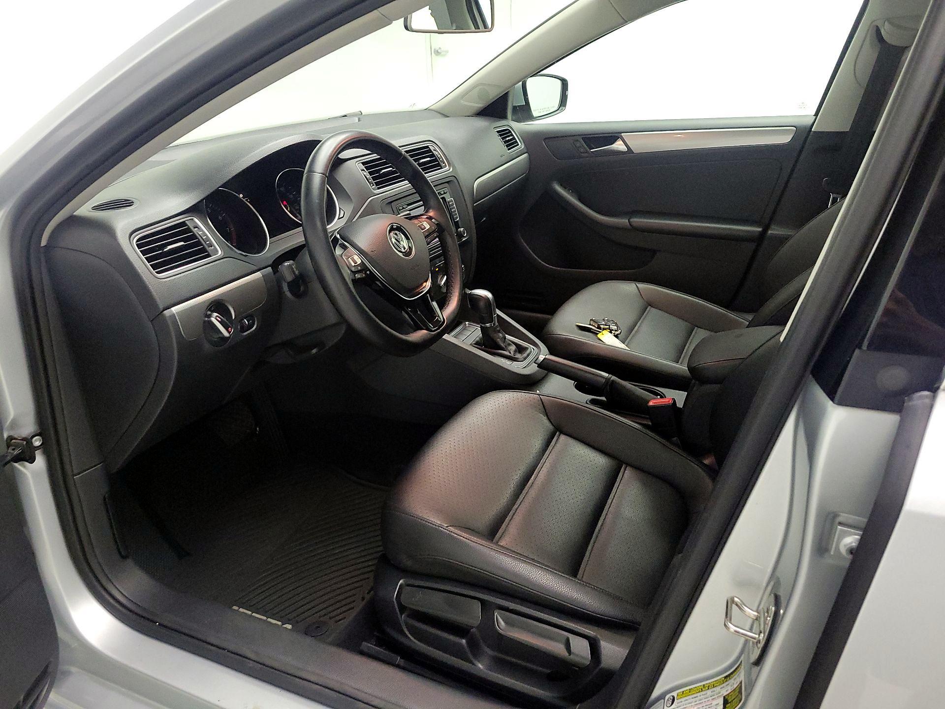 Thumbnail: 2015 Volkswagen Jetta - 11