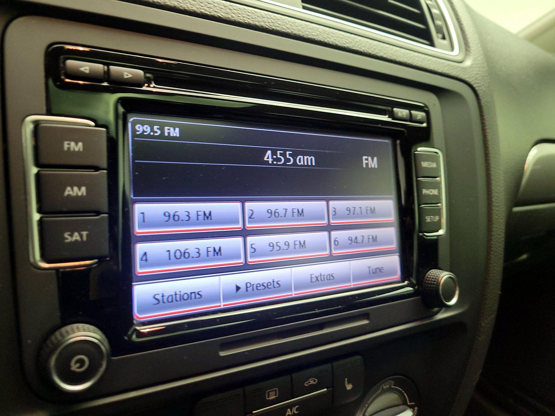 Thumbnail: 2015 Volkswagen Jetta - 14