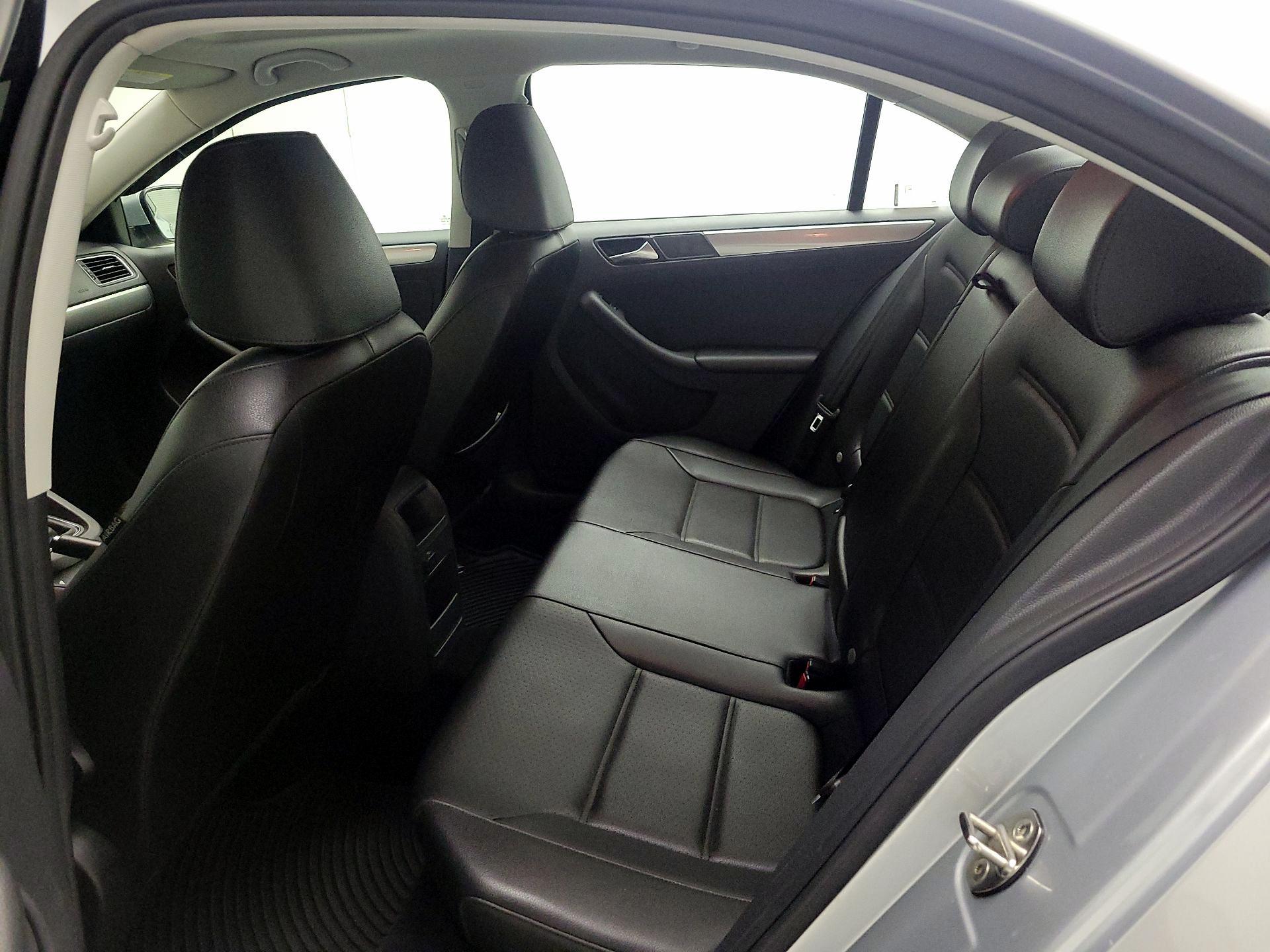 Thumbnail: 2015 Volkswagen Jetta - 17