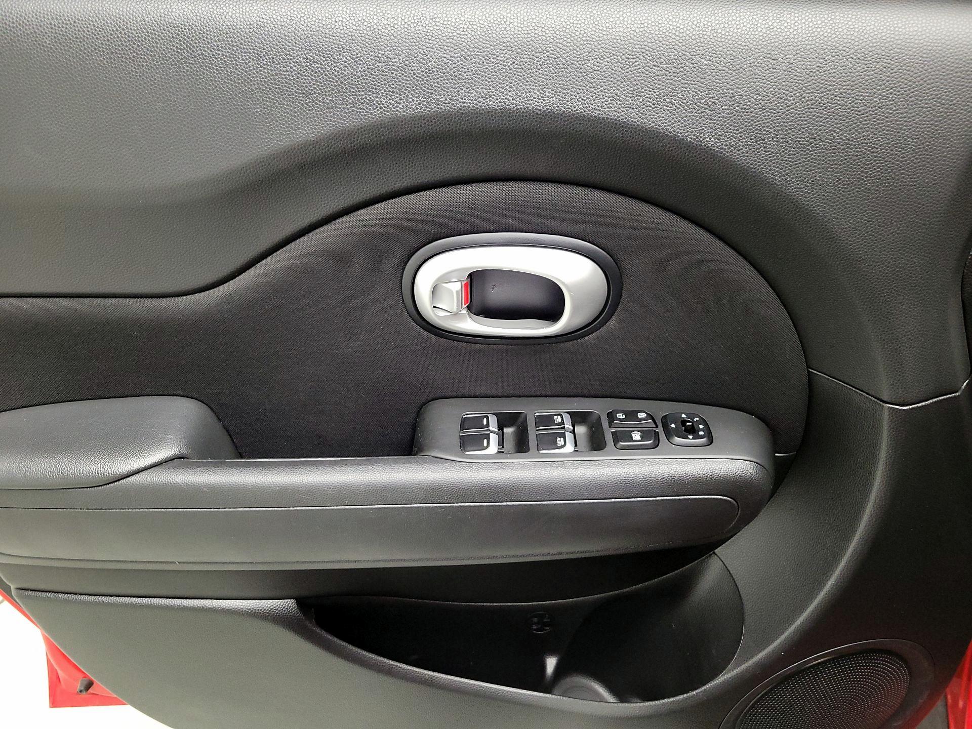 Thumbnail: 2019 Kia Soul - 12