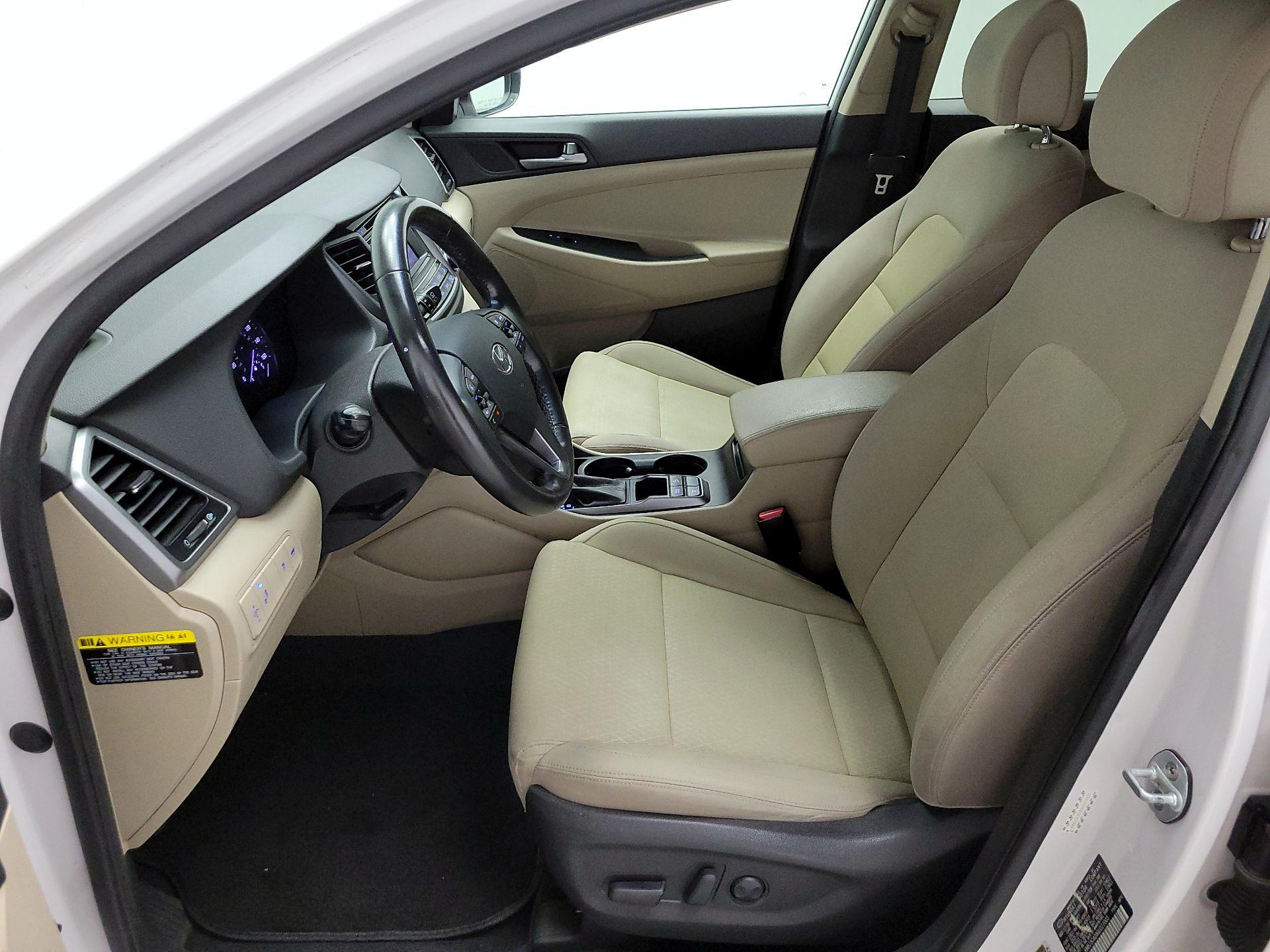 Thumbnail: 2016 Hyundai Tucson - 11