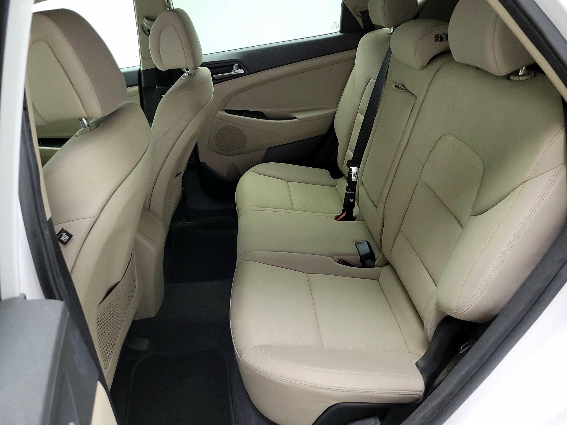 Thumbnail: 2016 Hyundai Tucson - 19