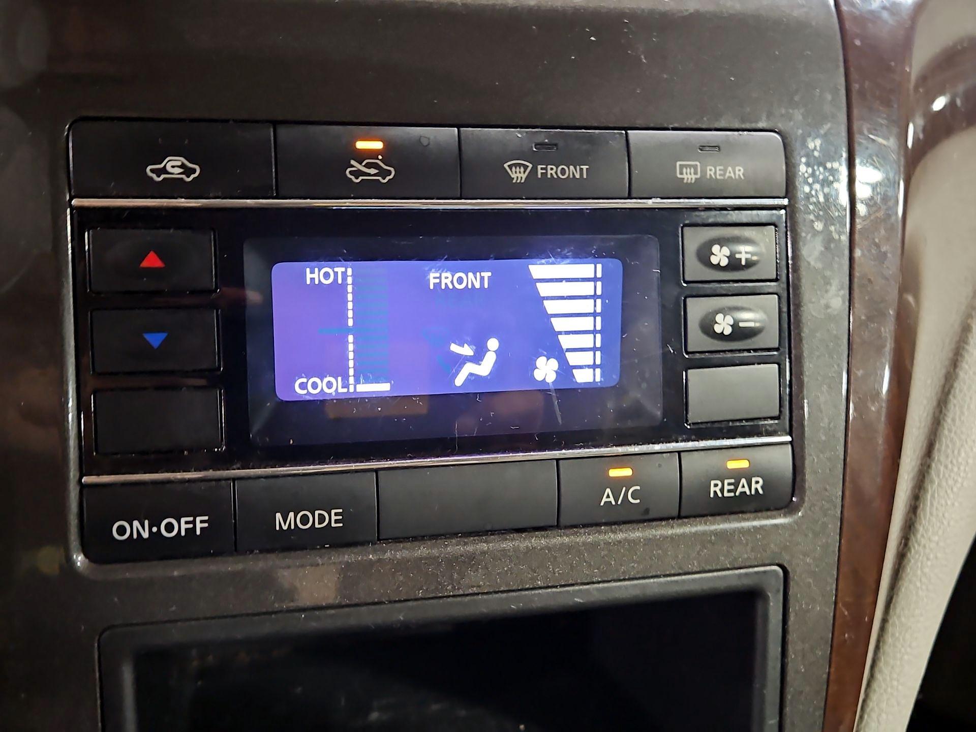 Thumbnail: 2015 Nissan Quest - 15