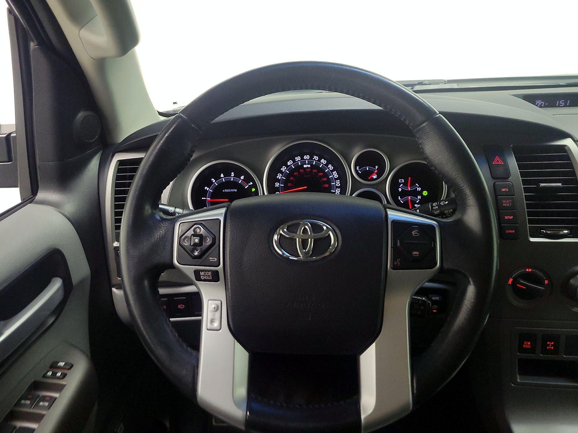 Thumbnail: 2014 Toyota Sequoia - 10