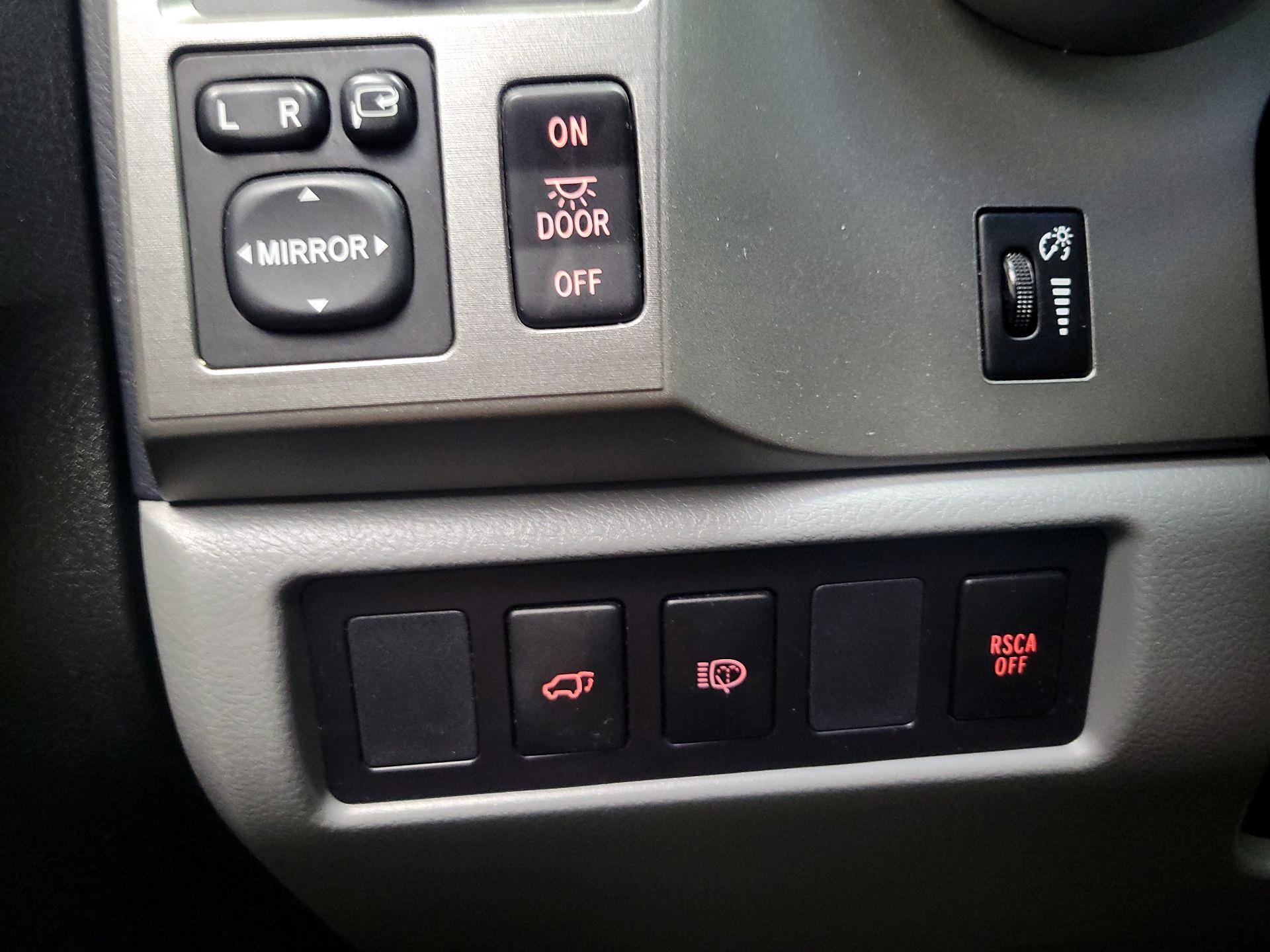 Thumbnail: 2014 Toyota Sequoia - 13