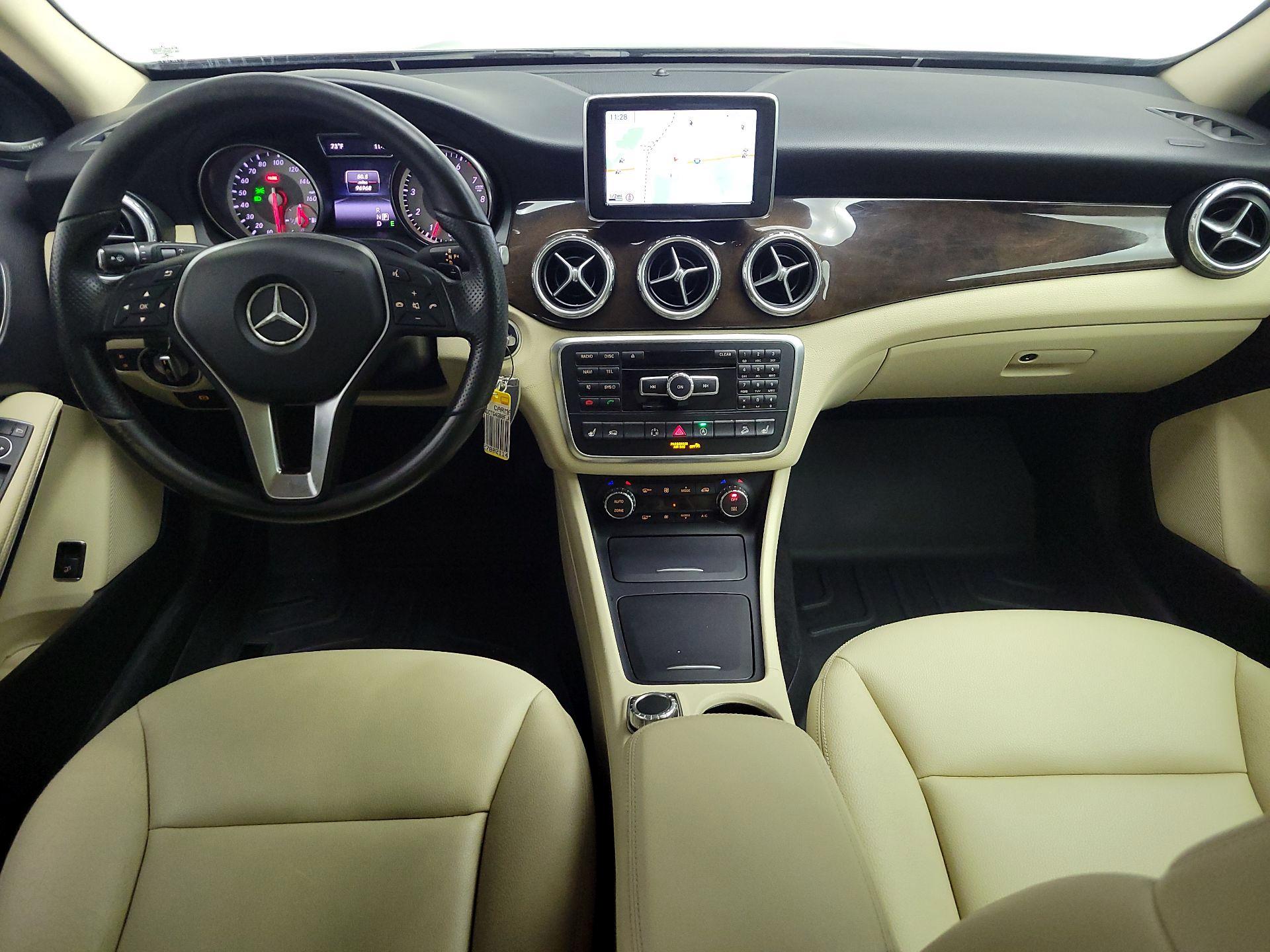 Thumbnail: 2015 Mercedes-Benz GLA - 9