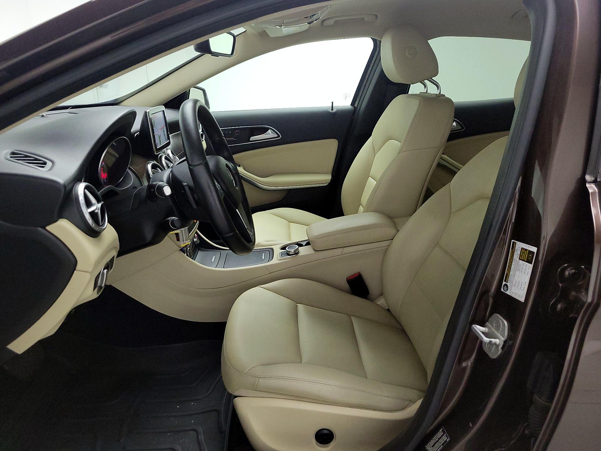 Thumbnail: 2015 Mercedes-Benz GLA - 11