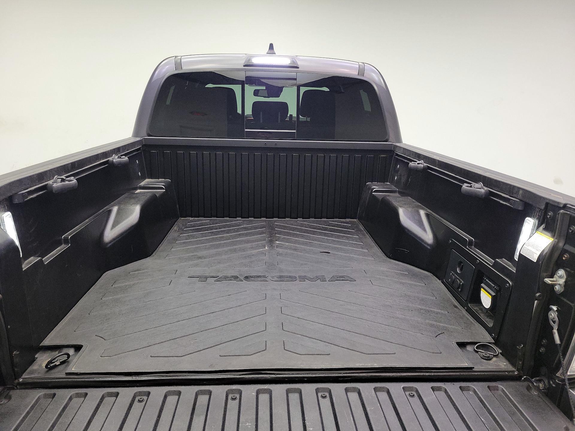 Thumbnail: 2020 Toyota Tacoma - 20