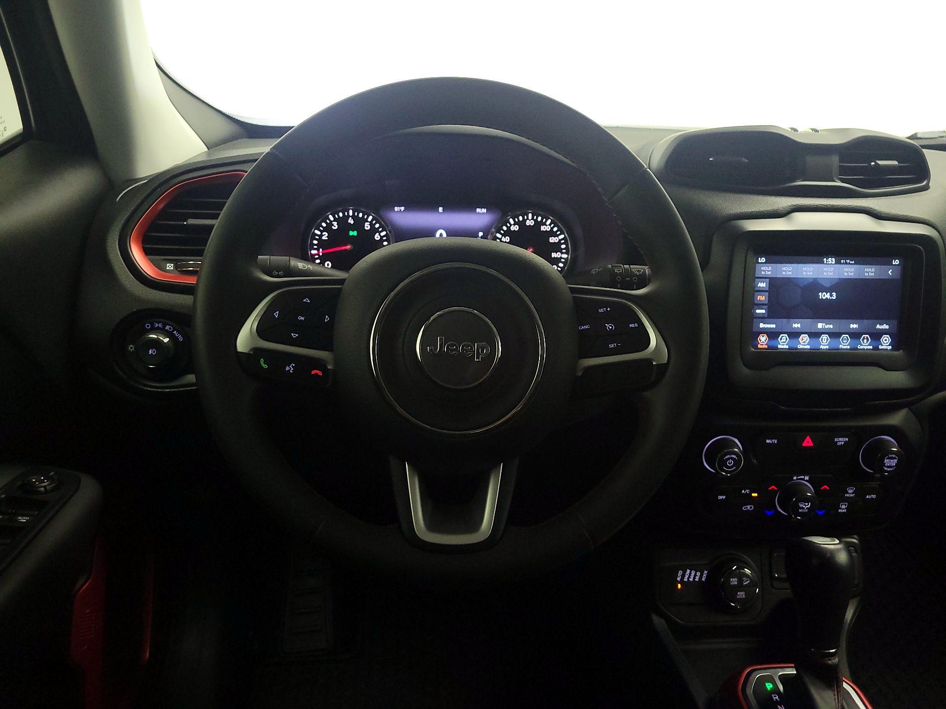 Thumbnail: 2020 Jeep Renegade - 10