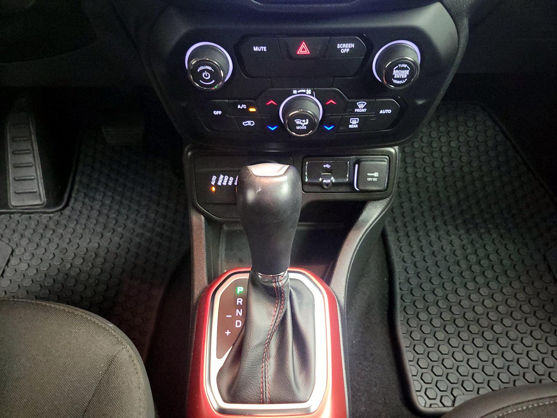 Thumbnail: 2020 Jeep Renegade - 16