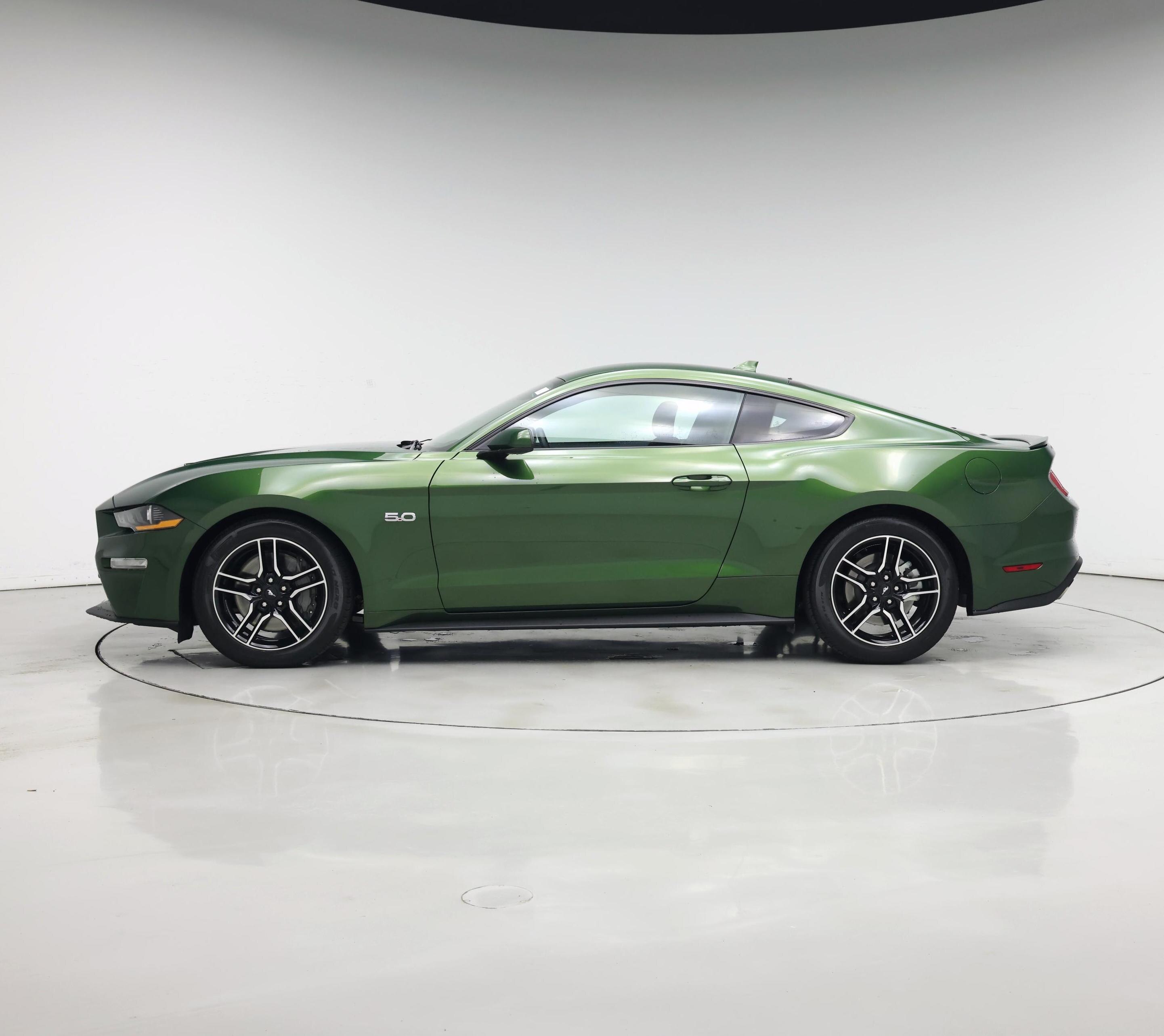 Thumbnail: 2022 Ford Mustang - 3