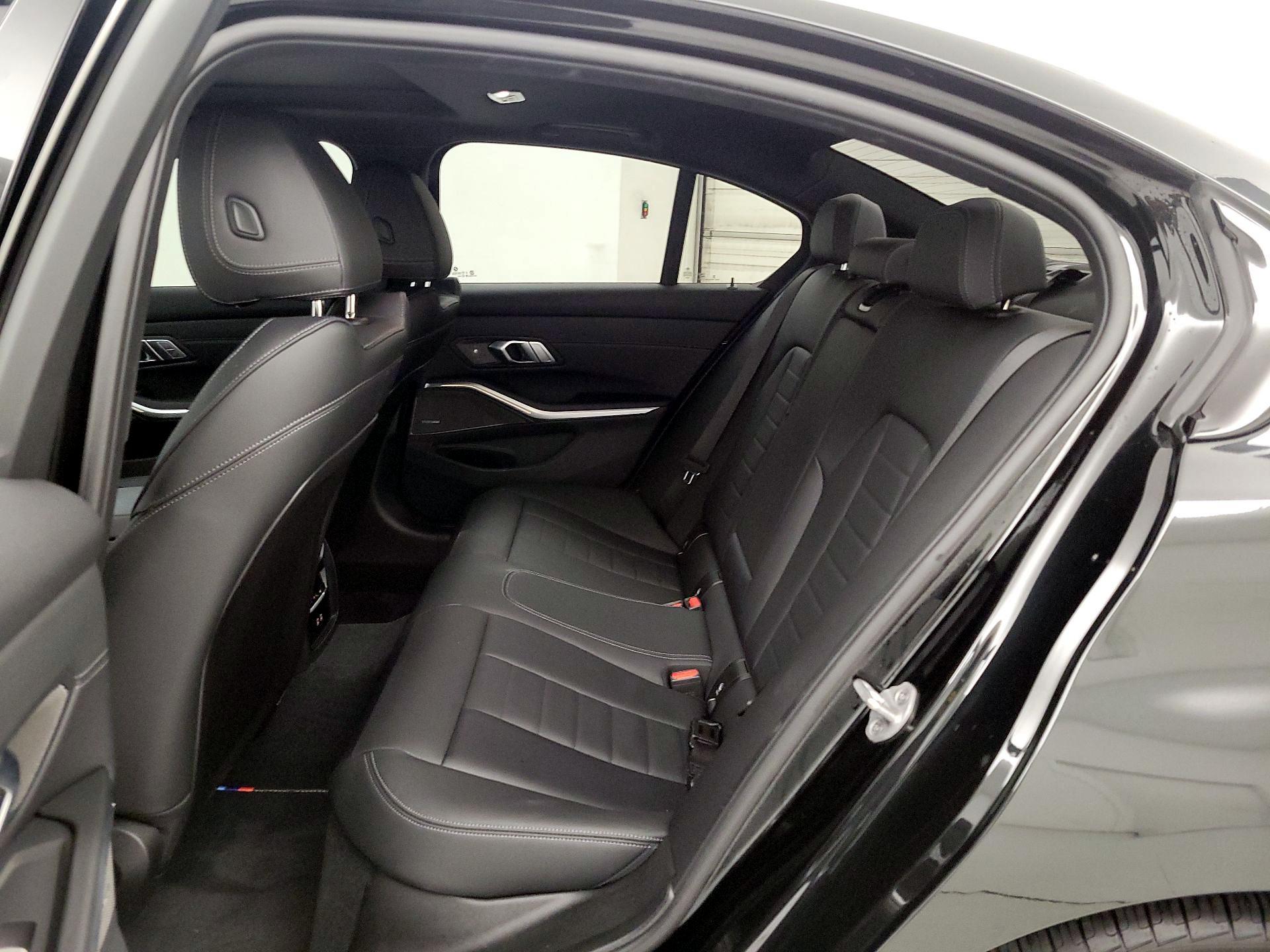 Thumbnail: 2025 BMW 3 Series - 16