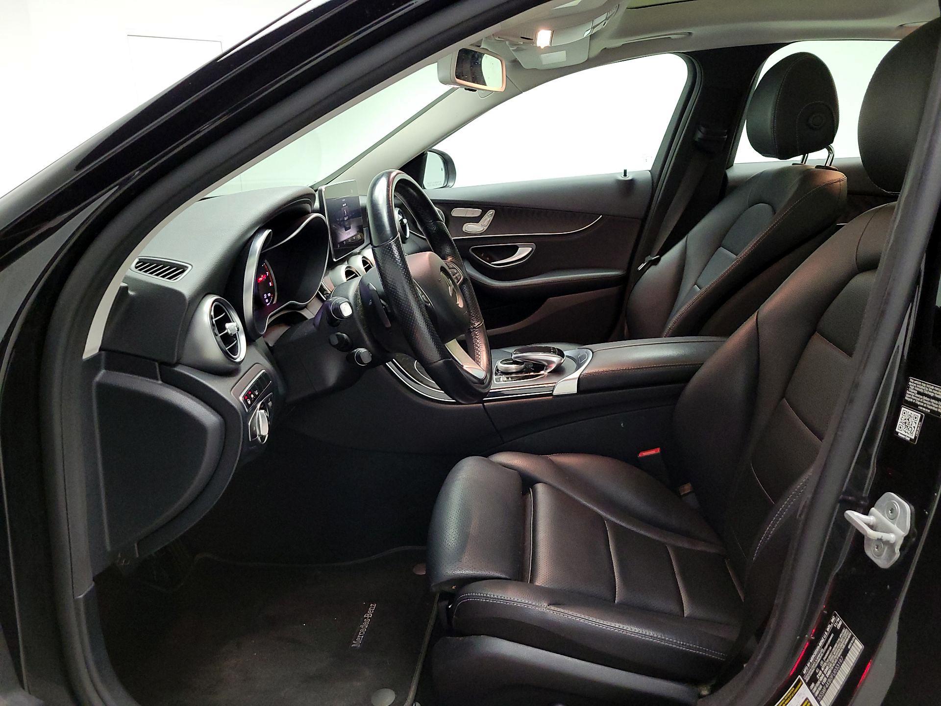 Thumbnail: 2015 Mercedes-Benz C-Class - 11