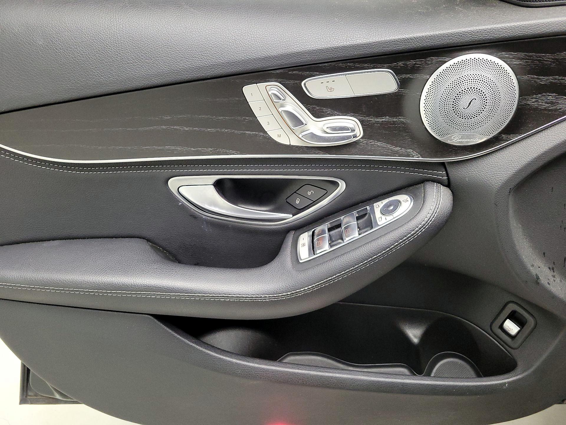 Thumbnail: 2015 Mercedes-Benz C-Class - 12
